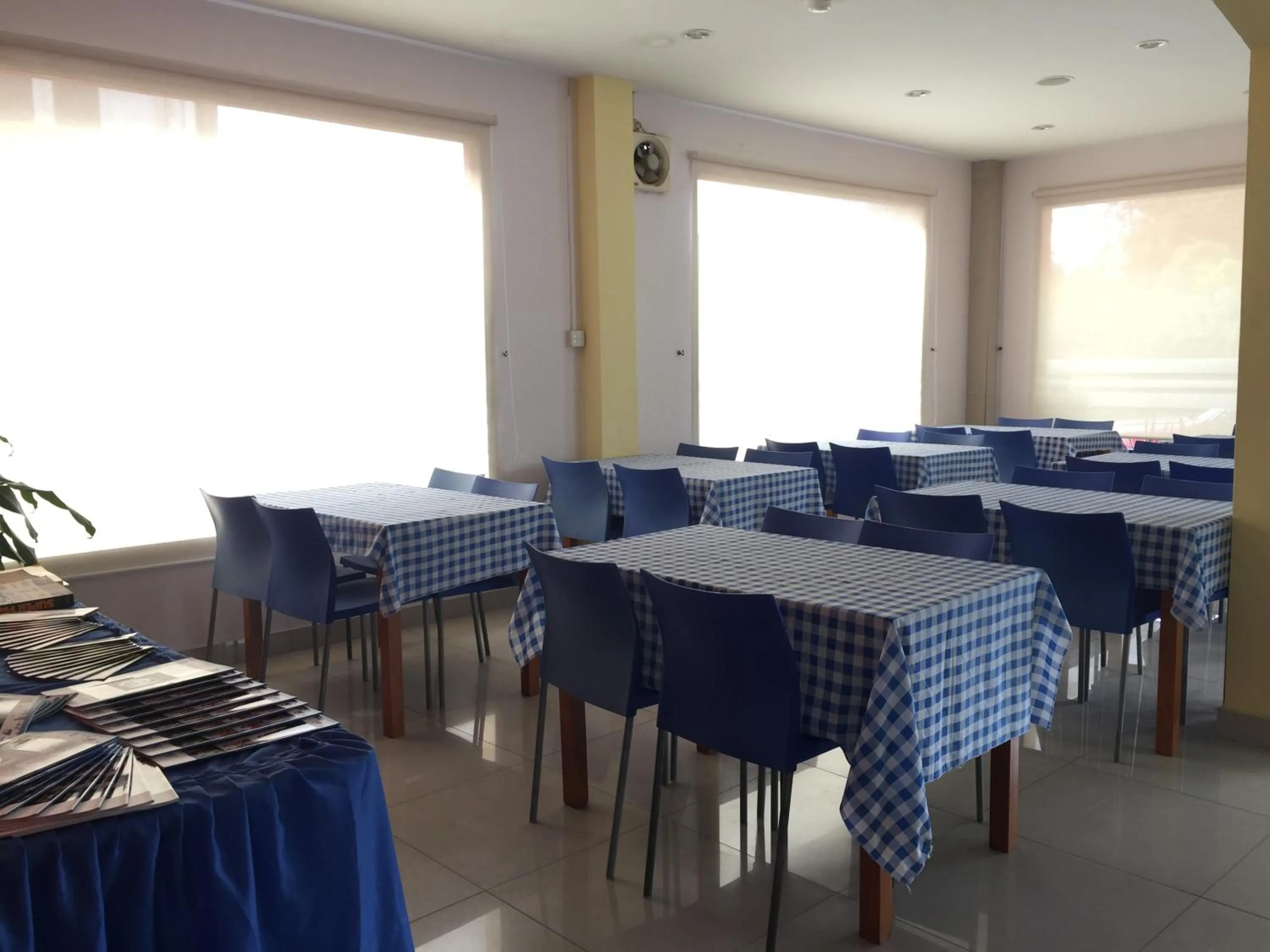 Lounge or bar in Raja Inn