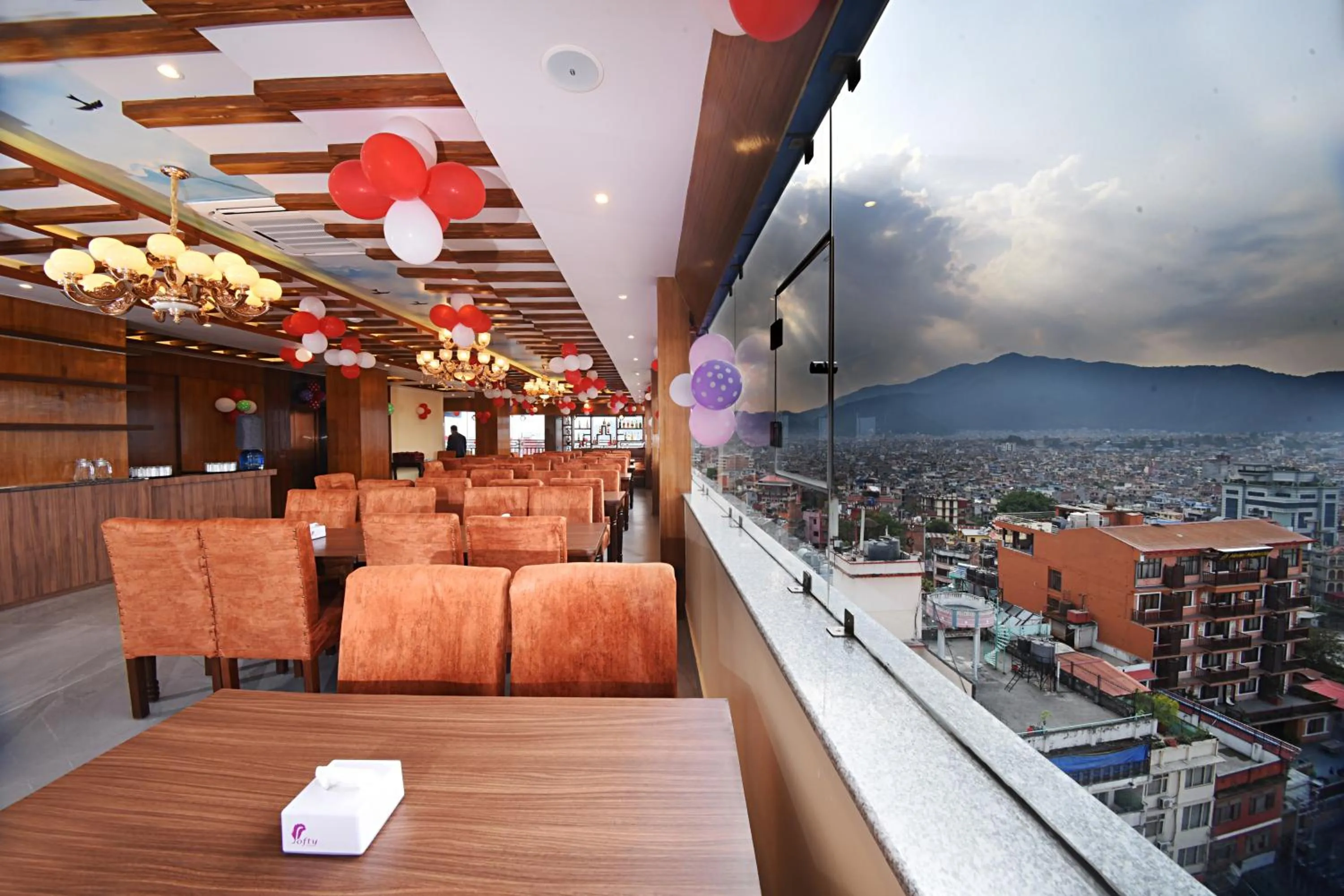 Restaurant/places to eat in Hotel Thamel Park