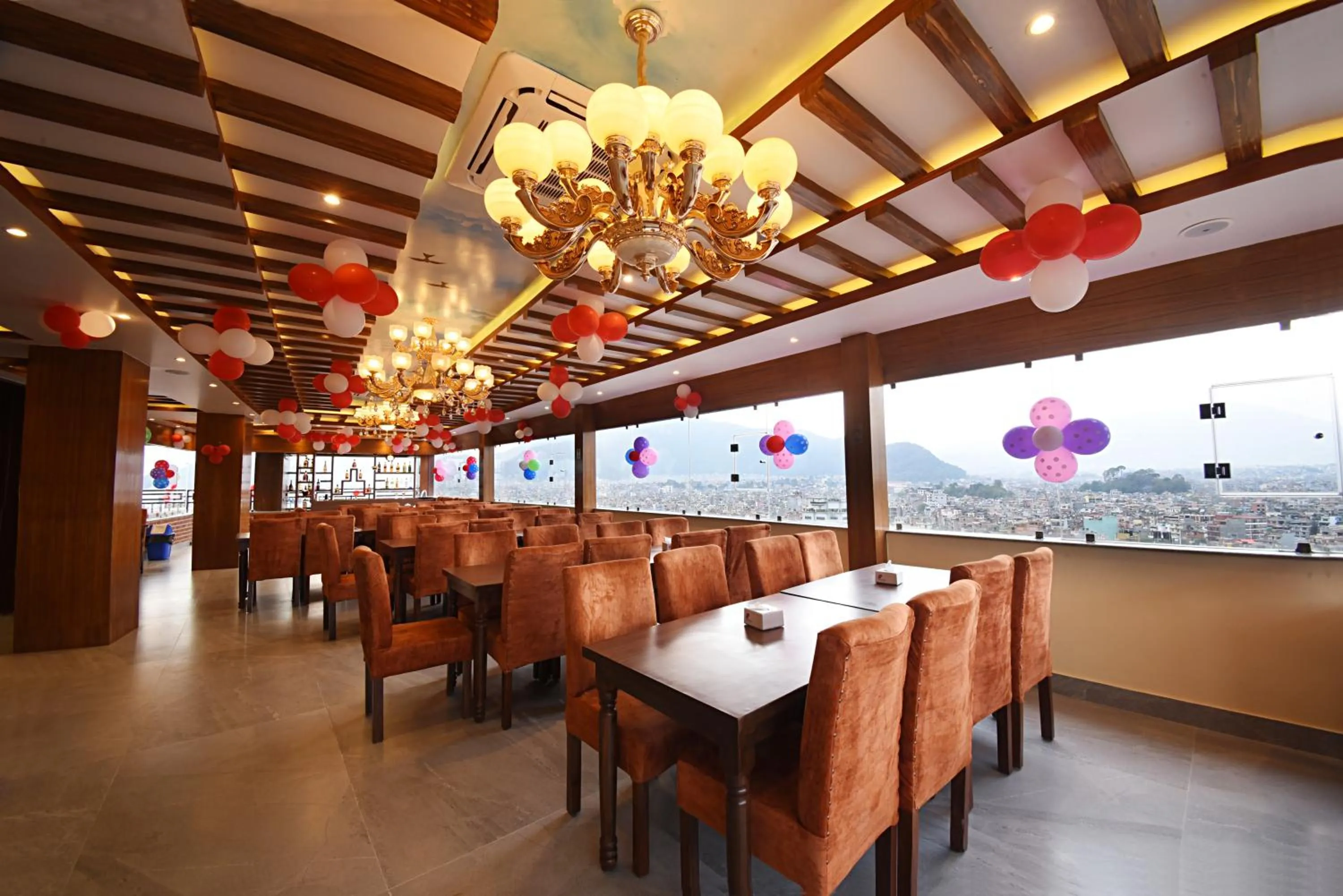 Restaurant/places to eat in Hotel Thamel Park