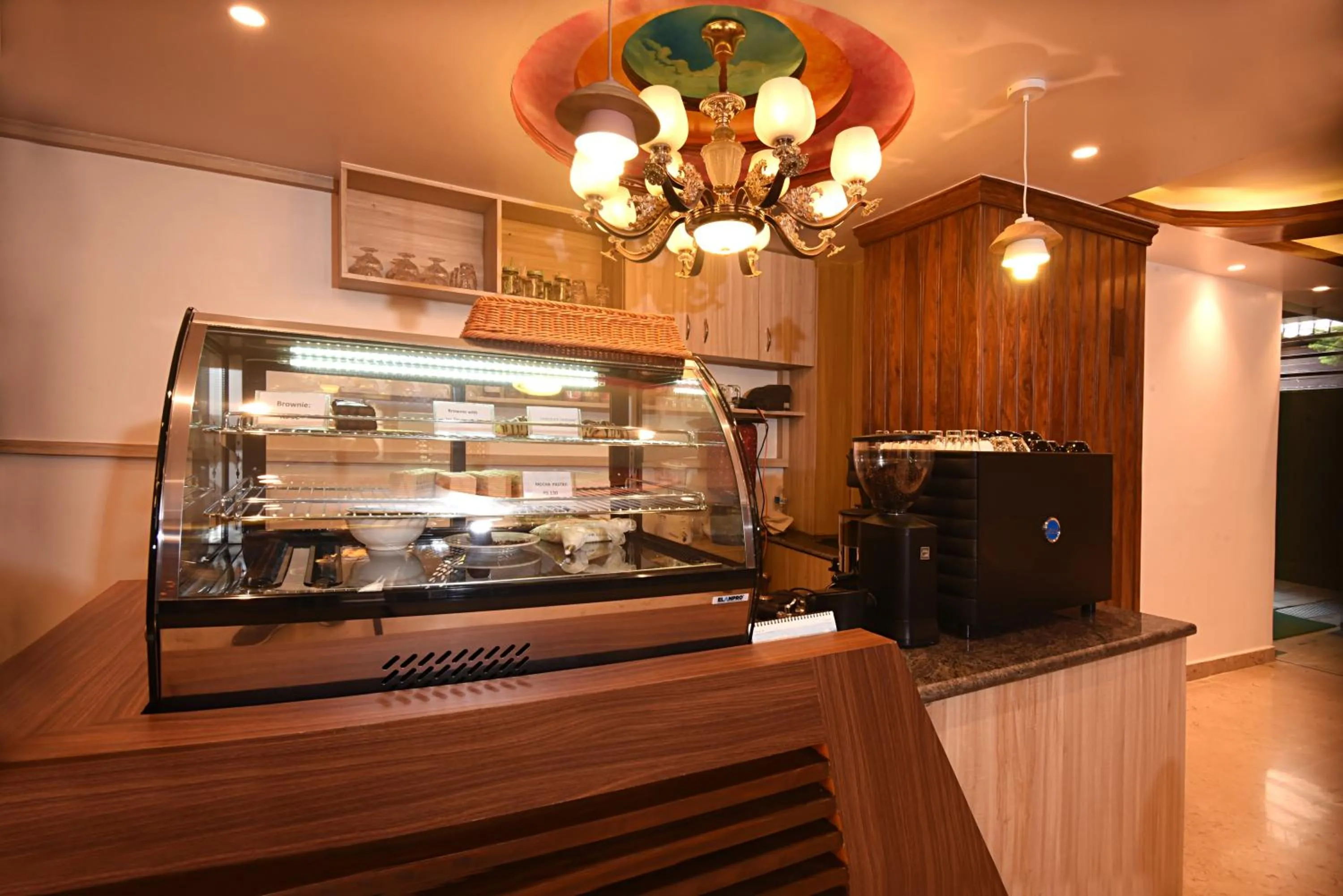 Food and drinks in Hotel Thamel Park