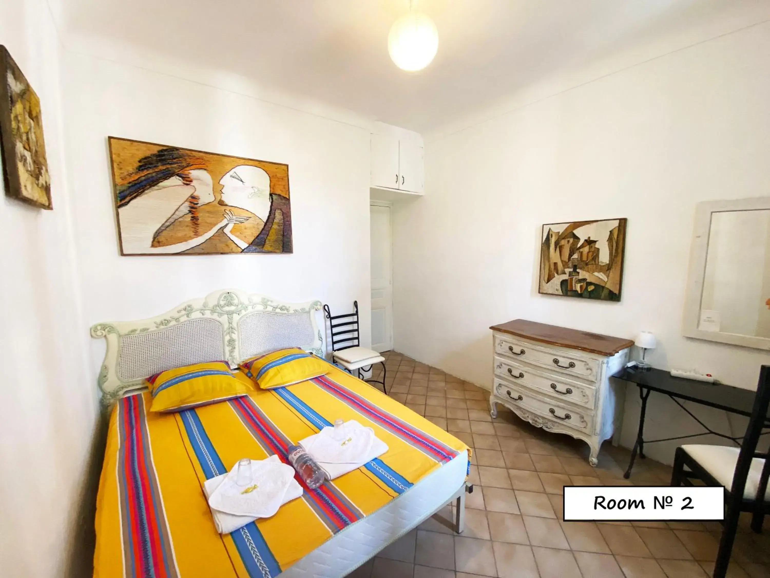 Double Room with Shared Bathroom in Nice Center Room Double Room with Shared Bathroom in Nice Center Room