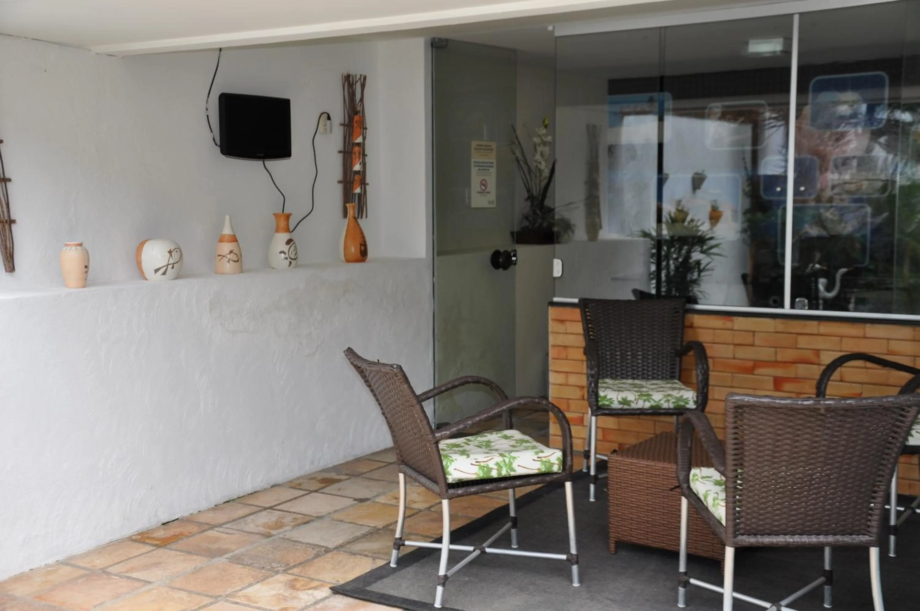 Decorative detail in Alimar Hotel