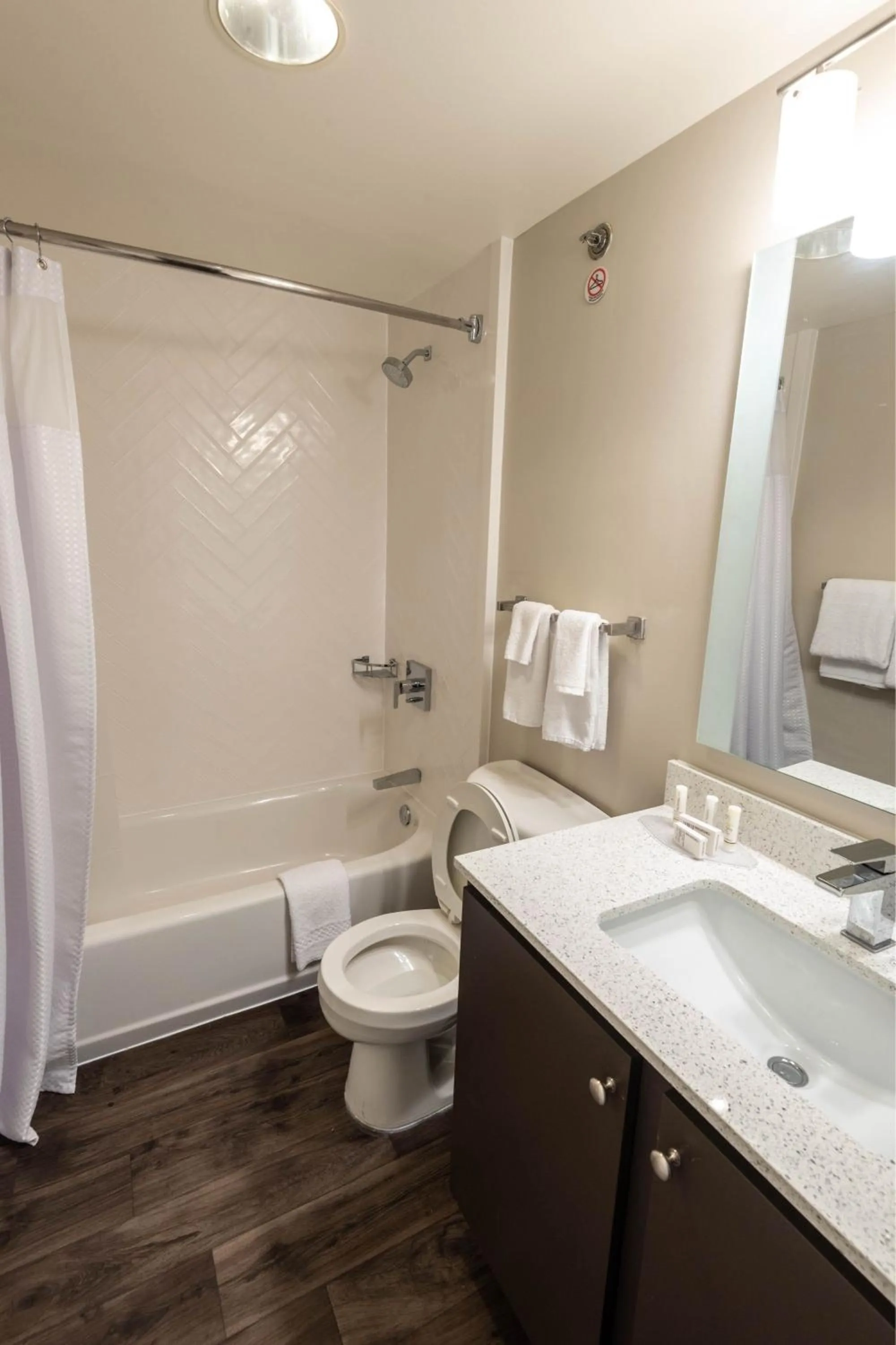Bathroom in TownePlace Suites Columbus Airport Gahanna