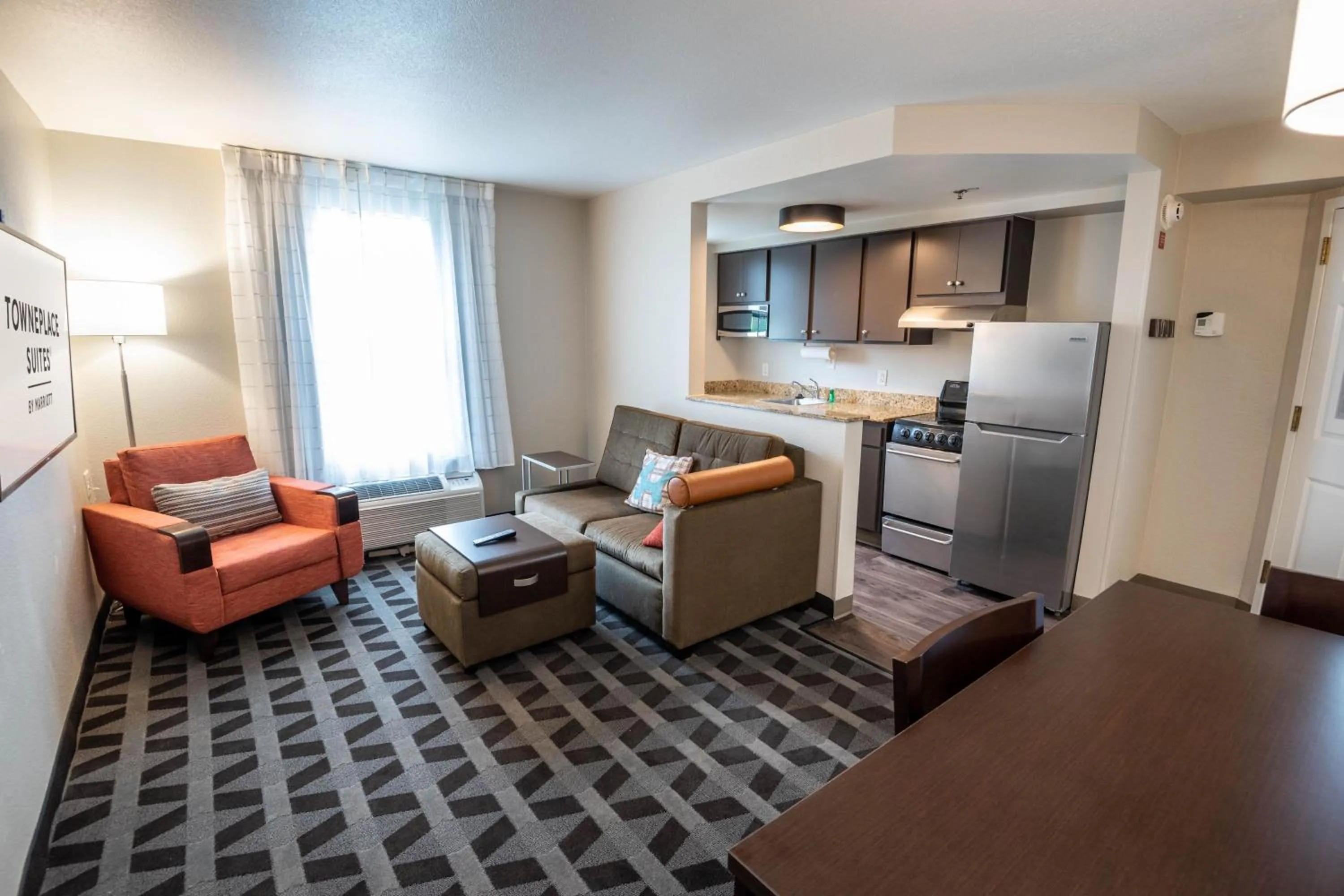 Living room in TownePlace Suites Columbus Airport Gahanna