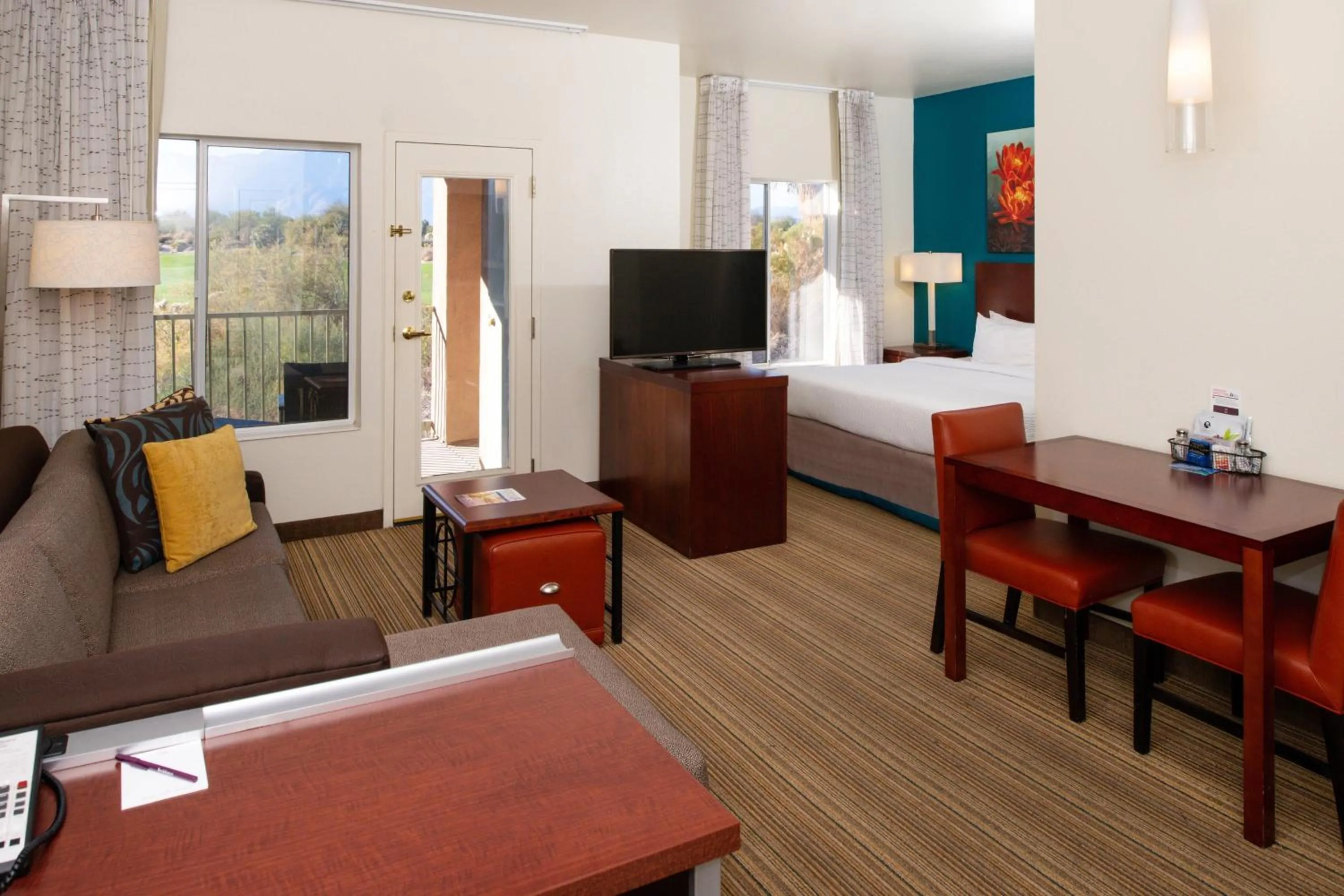 Living room, Bed in Residence Inn Palm Desert