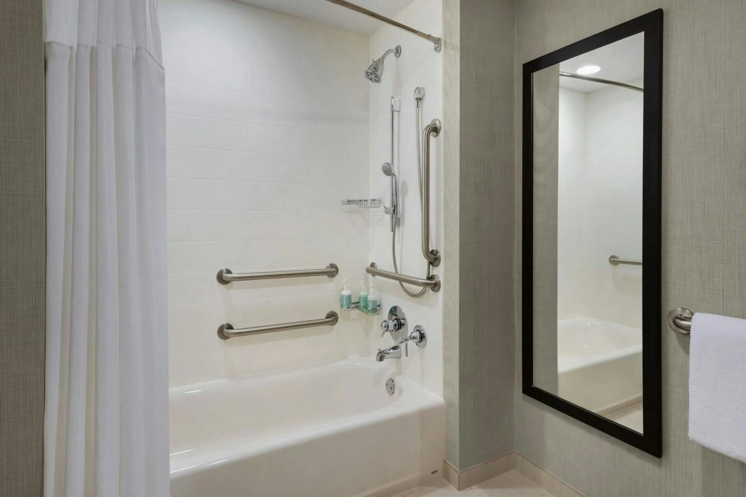 Bathroom in Residence Inn Costa Mesa Newport Beach