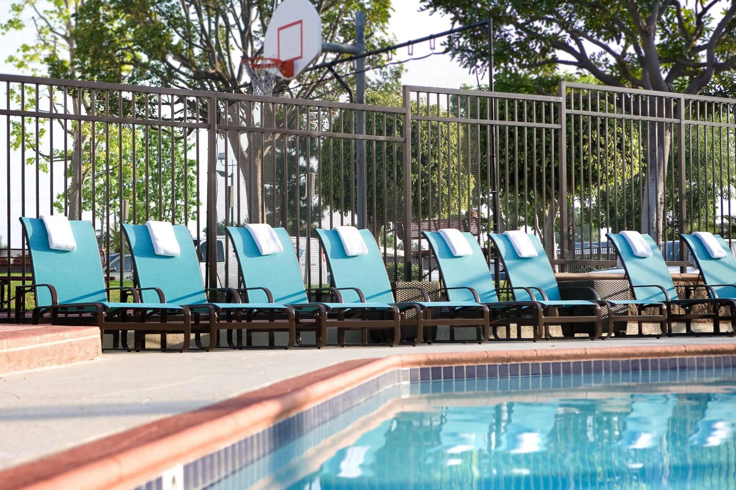 Swimming pool in Residence Inn Costa Mesa Newport Beach