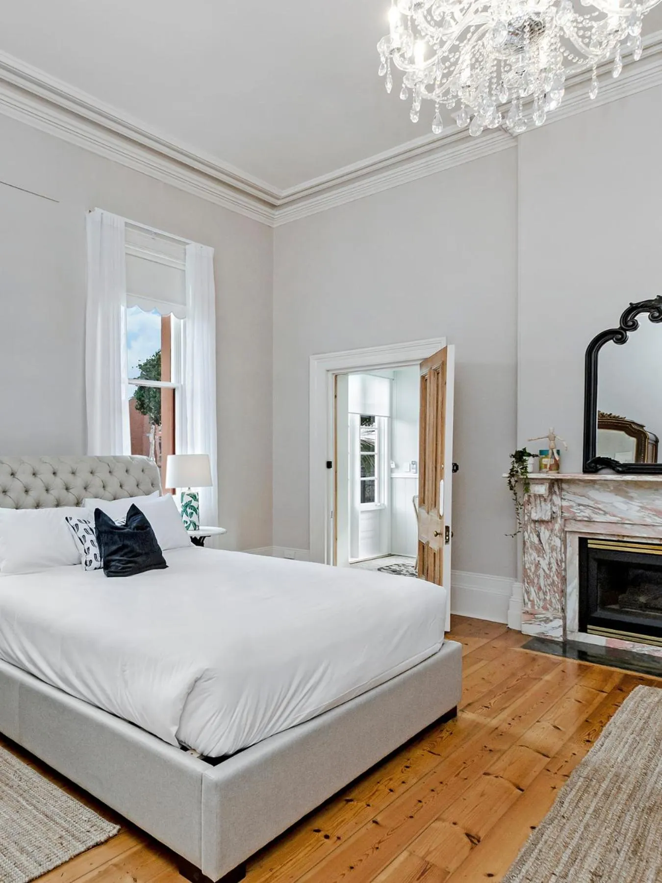 Photo of the whole room, Bed in Annesley House