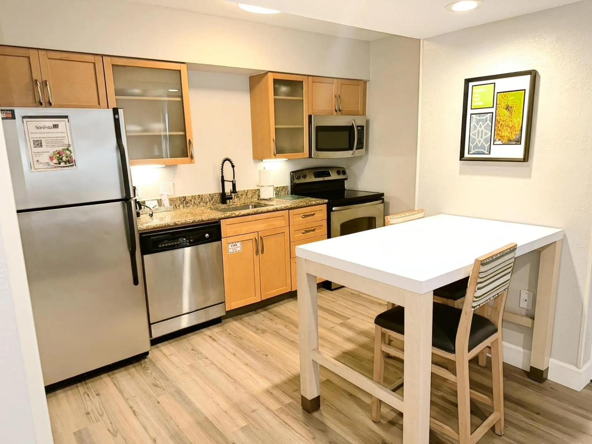 Kitchen or kitchenette in Sonesta ES Suites Cincinnati - Sharonville West