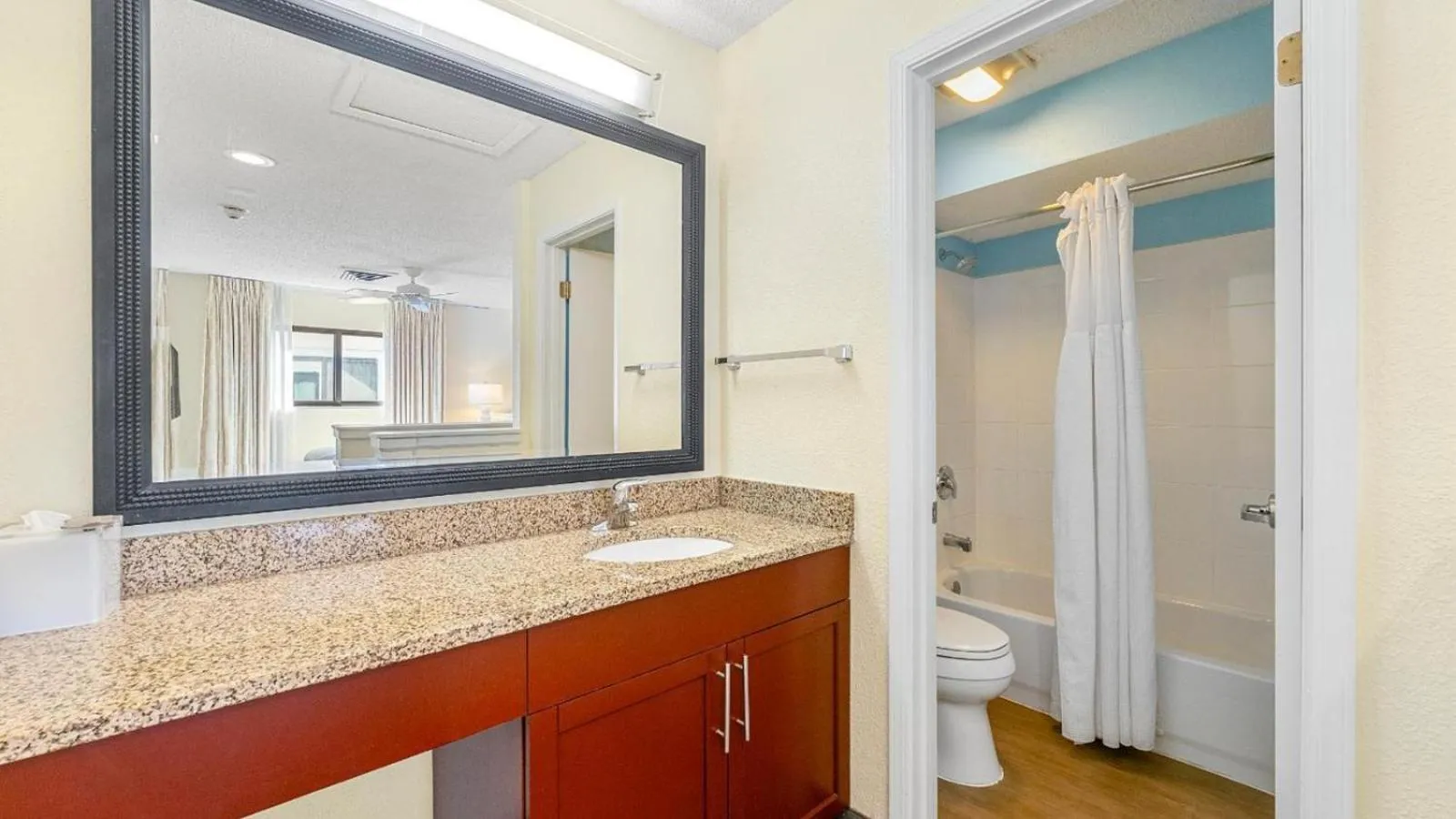 Bathroom in Sonesta ES Suites Cincinnati - Sharonville West