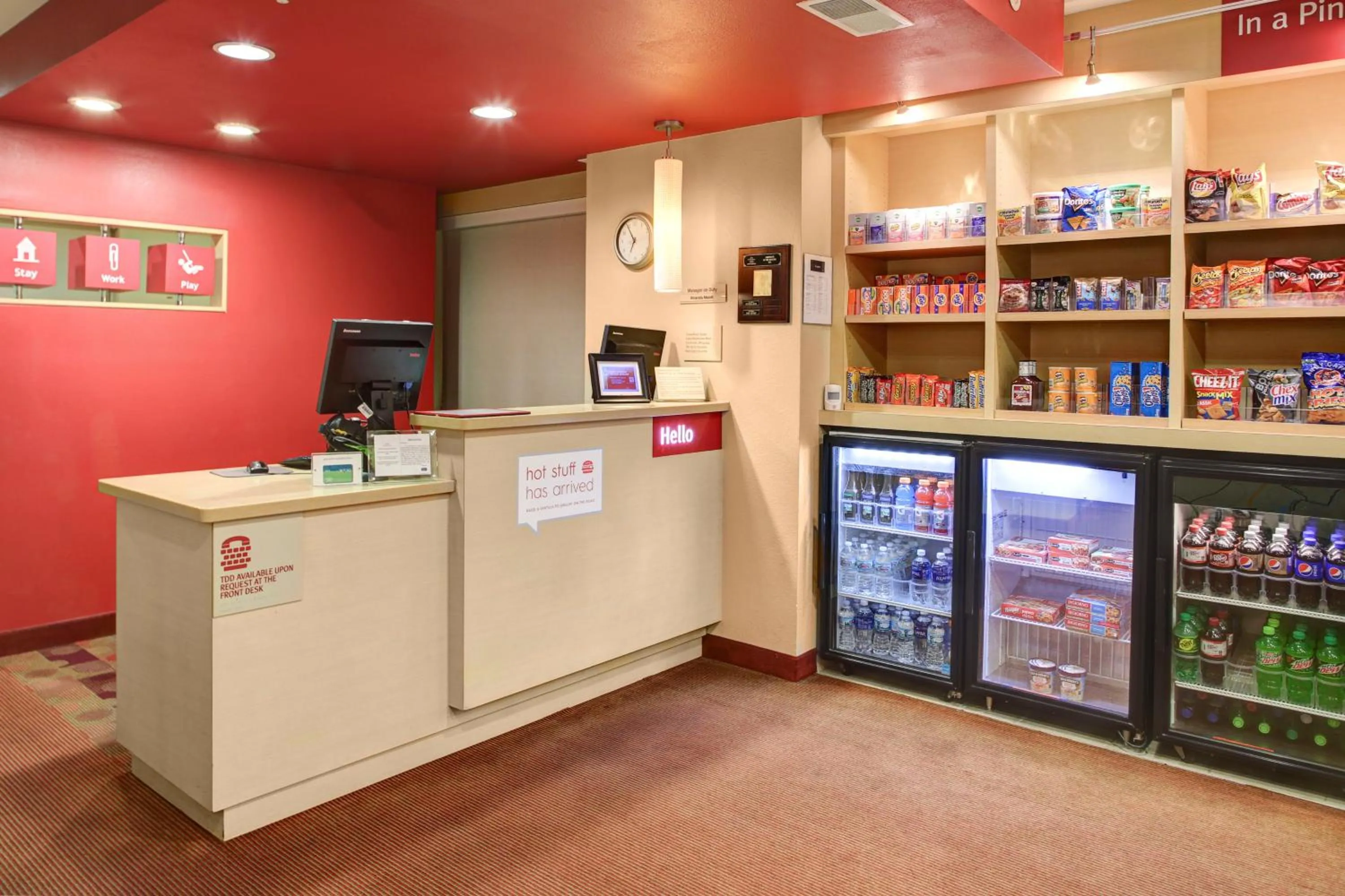 Lobby or reception in Hawthorn Extended Stay by Wyndham Cincinnati NE Mason