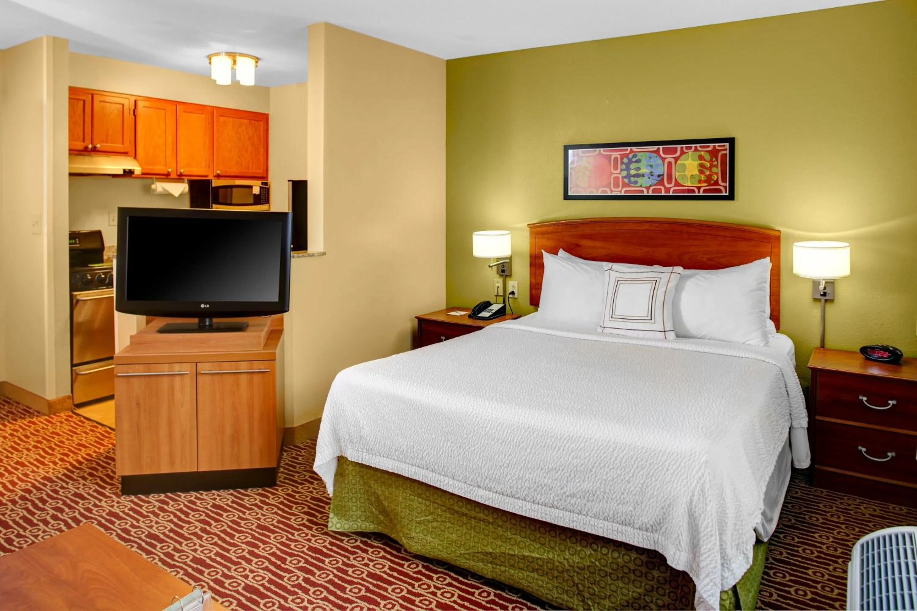 Bedroom, Bed in Hawthorn Extended Stay by Wyndham Cincinnati NE Mason