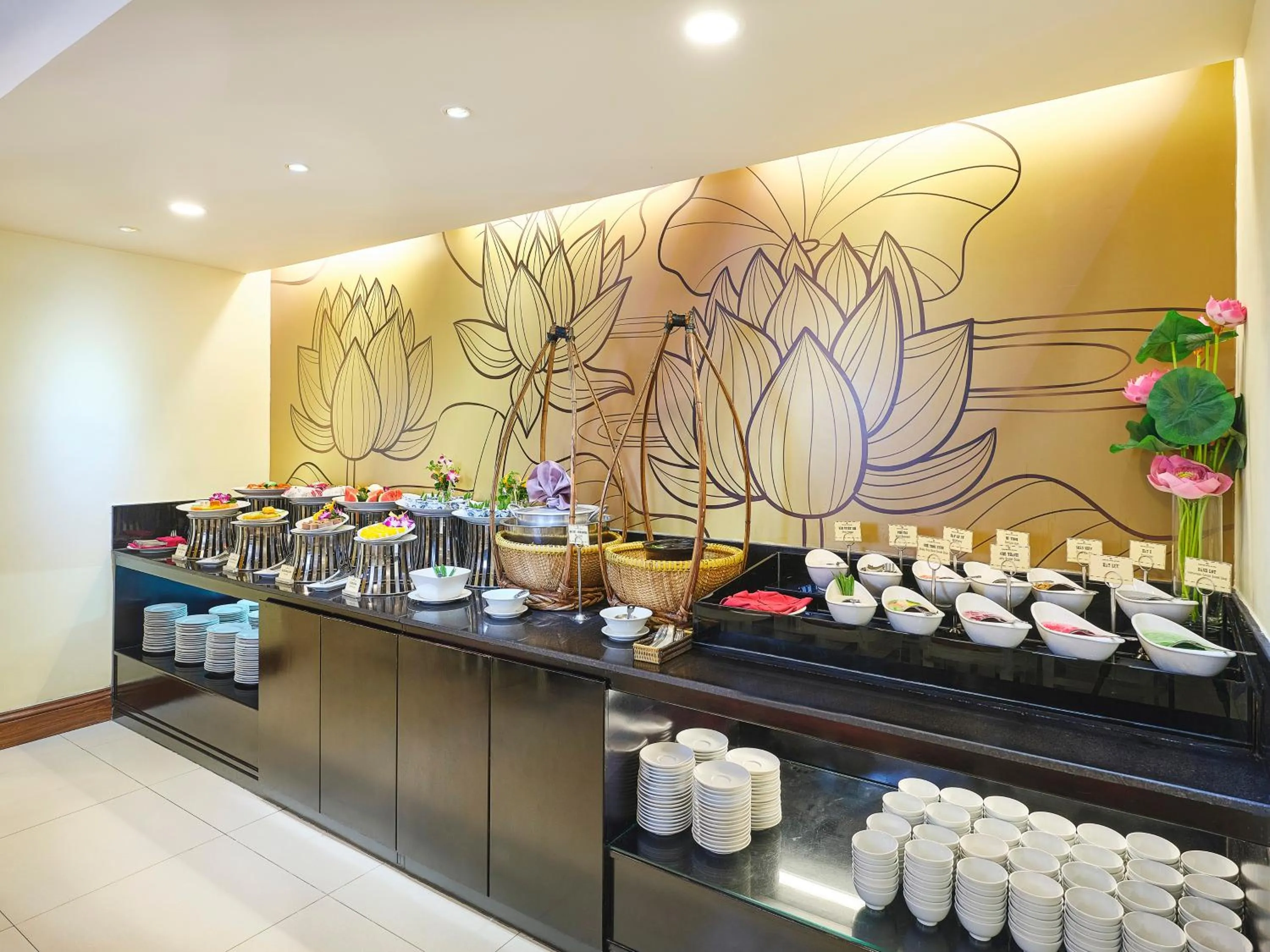 Food and drinks in Bong Sen Hotel Saigon