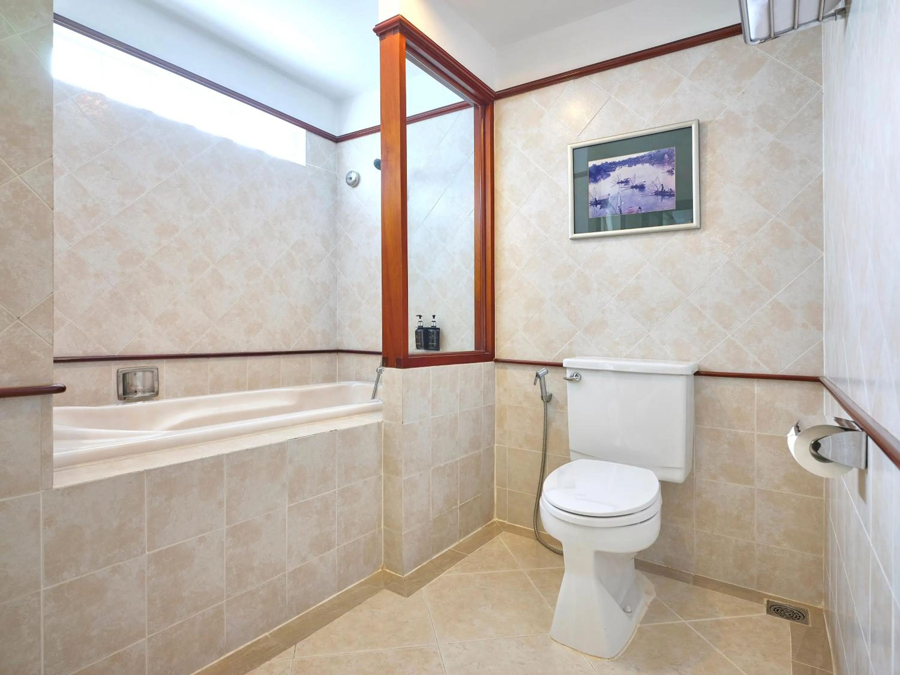 Toilet in Bong Sen Hotel Saigon