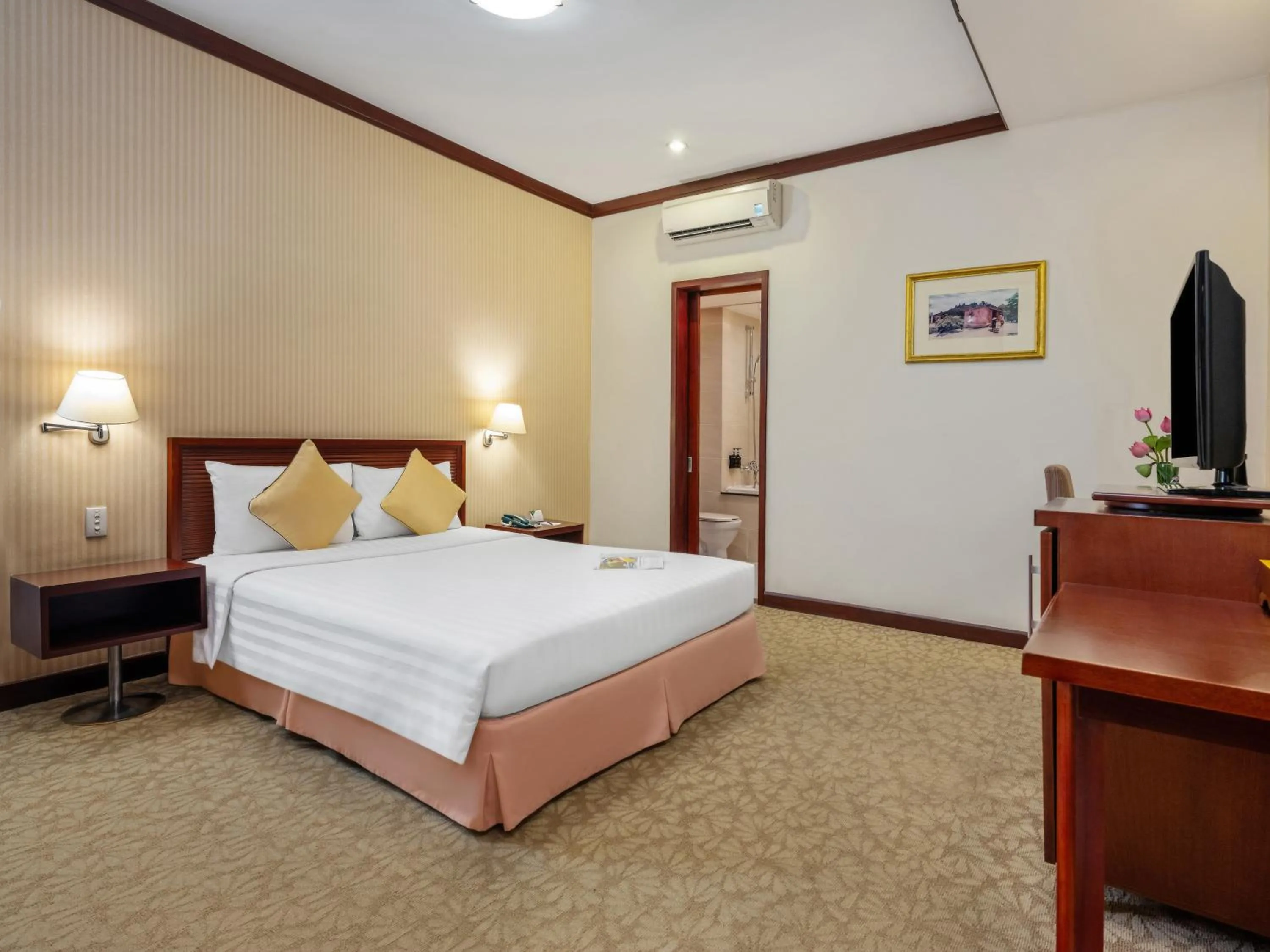 Bed in Bong Sen Hotel Saigon