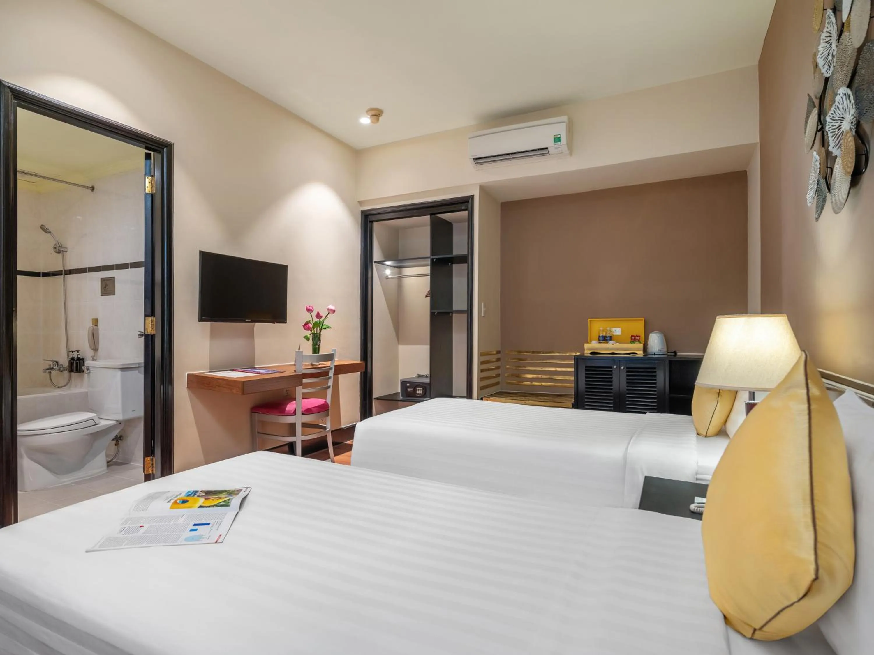 Bed in Bong Sen Hotel Saigon