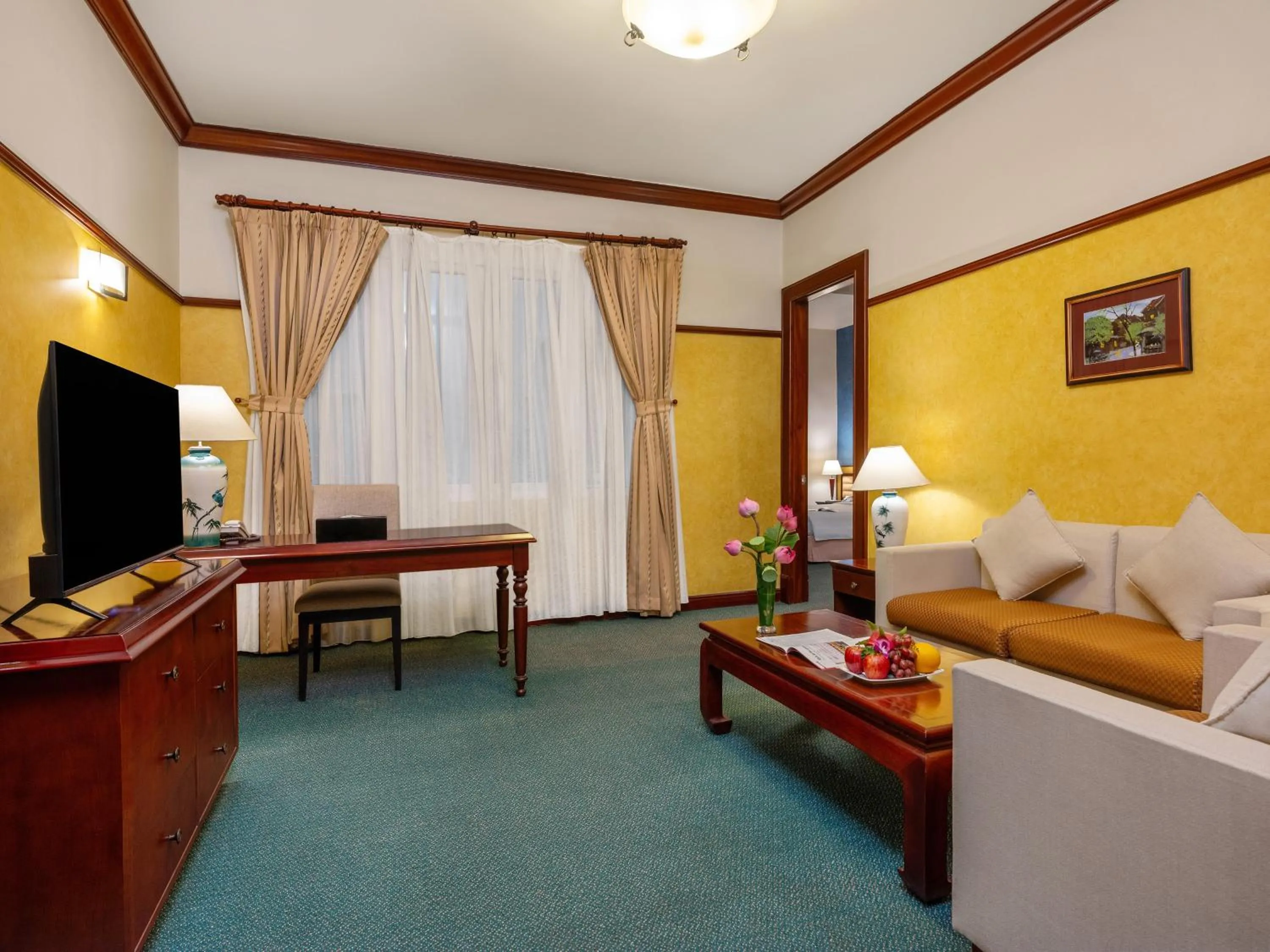 Living room, Bed in Bong Sen Hotel Saigon