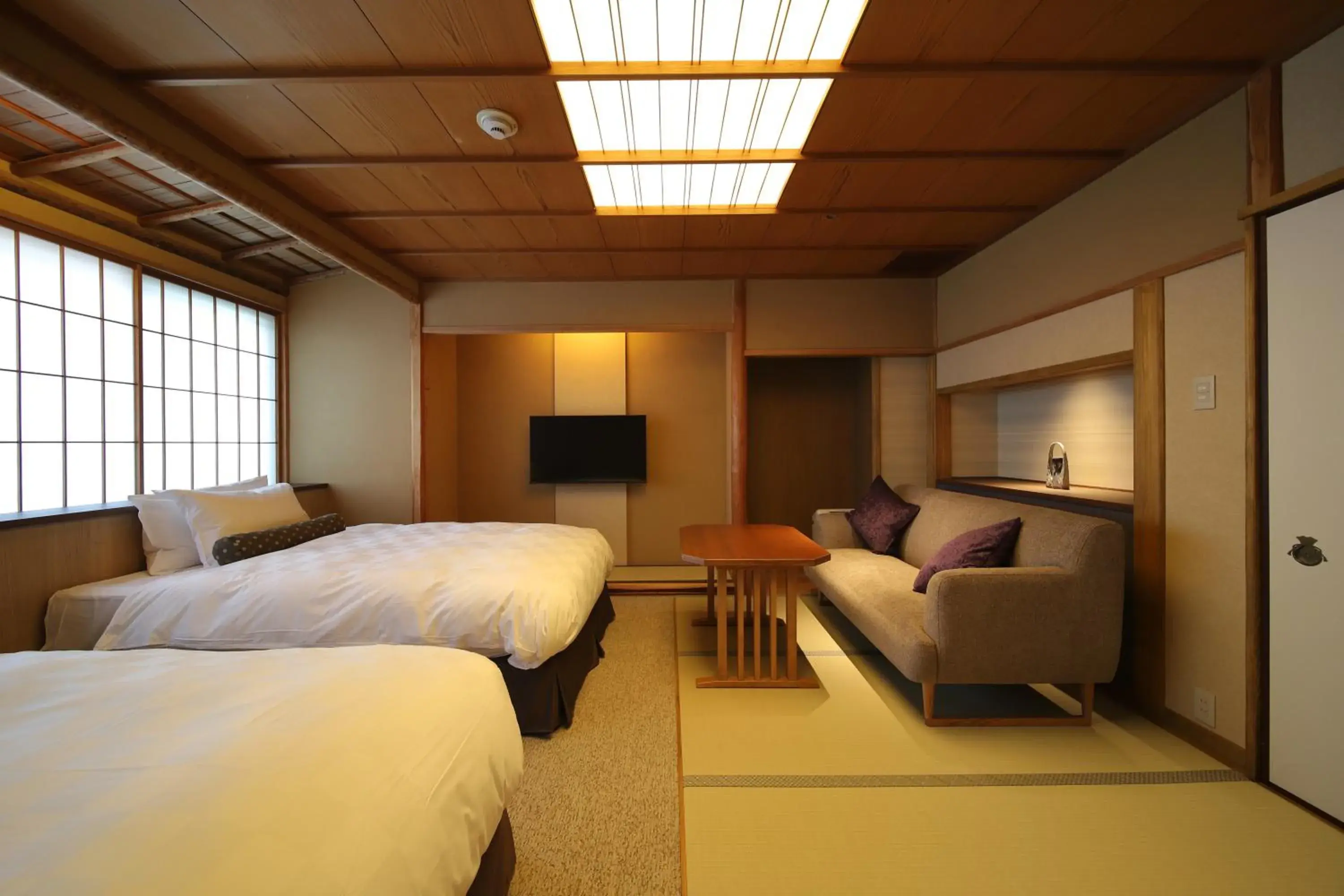 Superior Twin Room - single occupancy in Kyoto Ryokan SAKANOUE Superior Twin Room - single occupancy in Kyoto Ryokan SAKANOUE