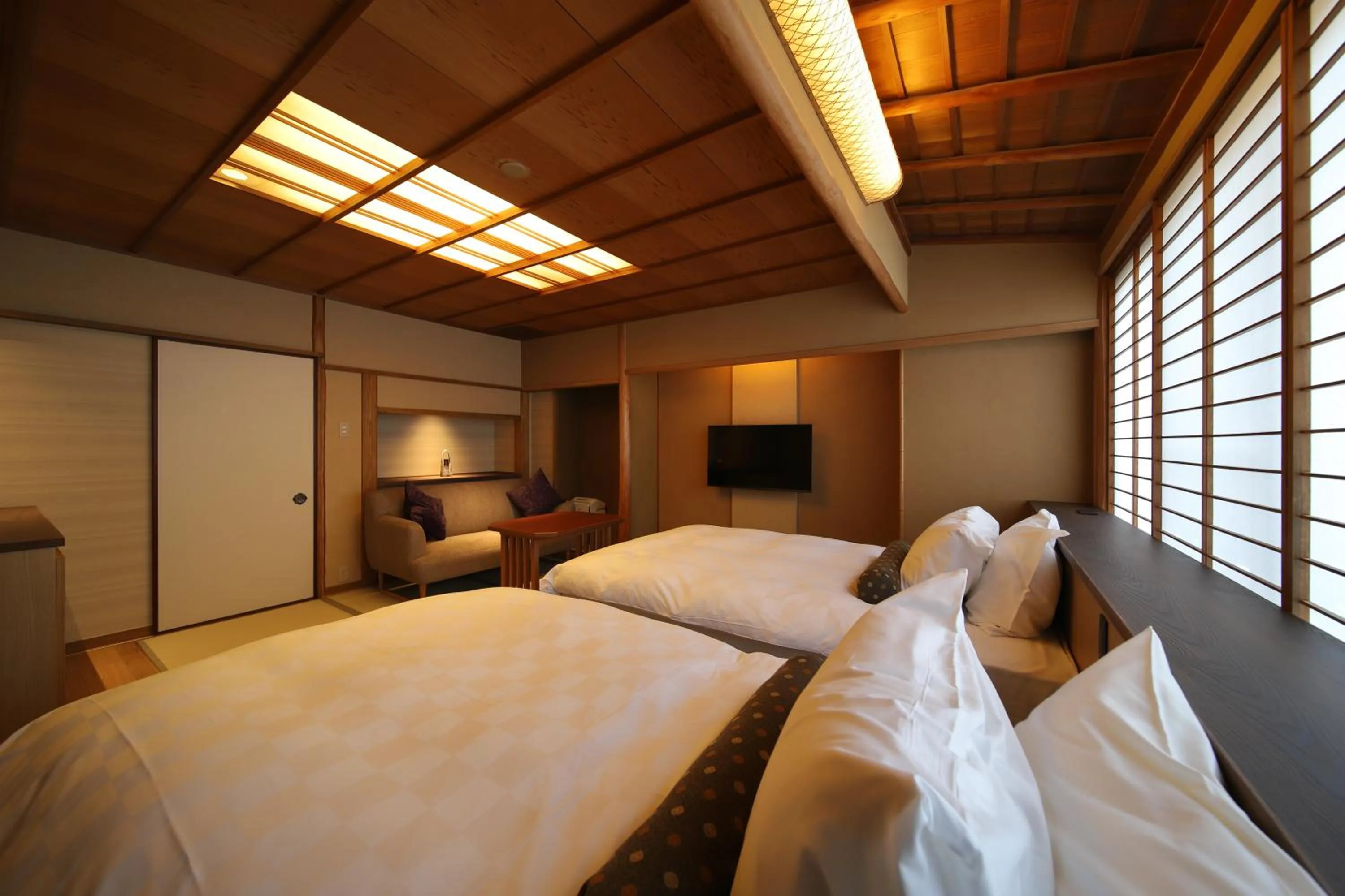 Photo of the whole room, Bed in Kyoto Ryokan SAKANOUE