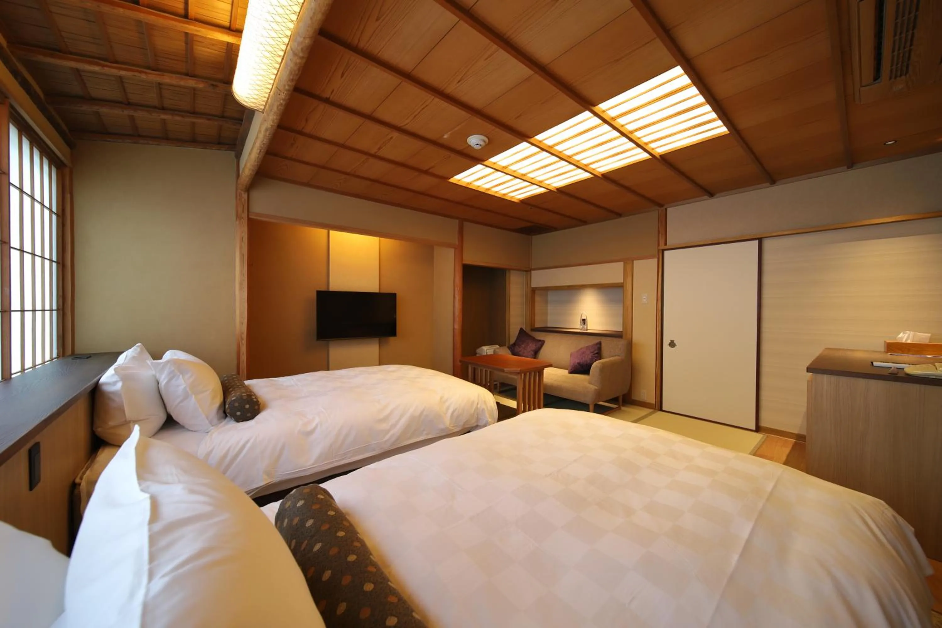 Photo of the whole room, Bed in Kyoto Ryokan SAKANOUE