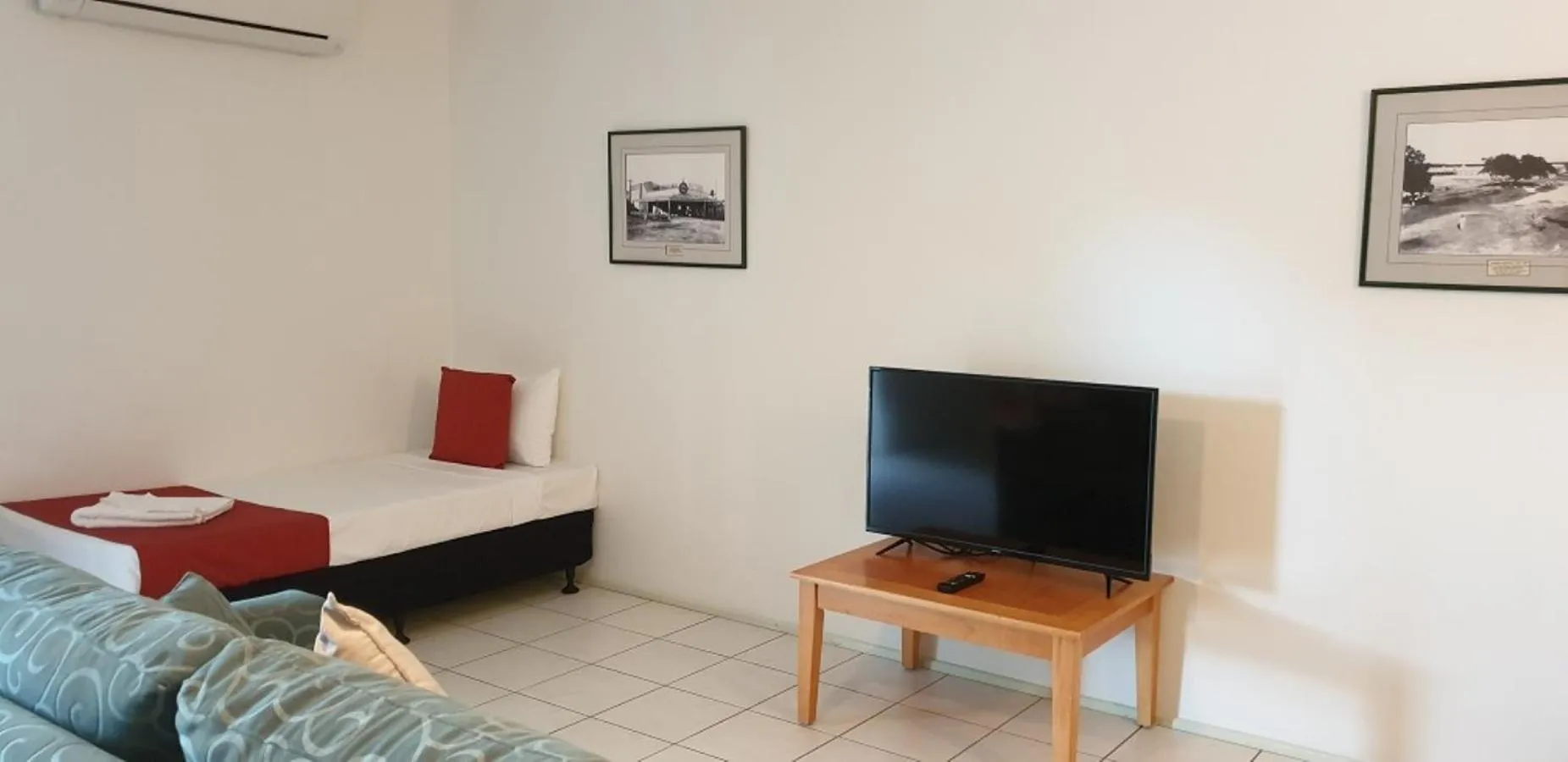 Bed in Trinity Beach Pacific