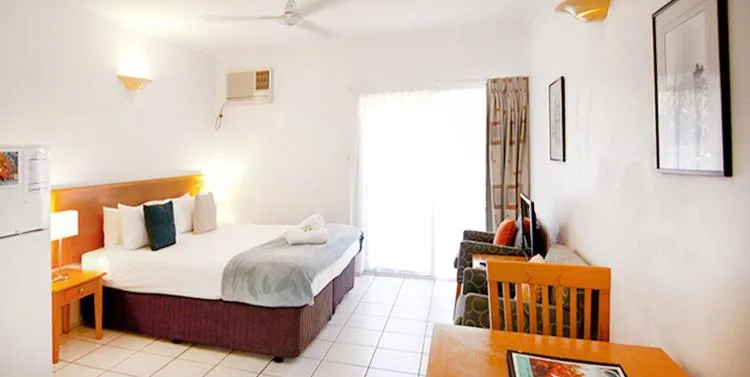 Bed in Trinity Beach Pacific