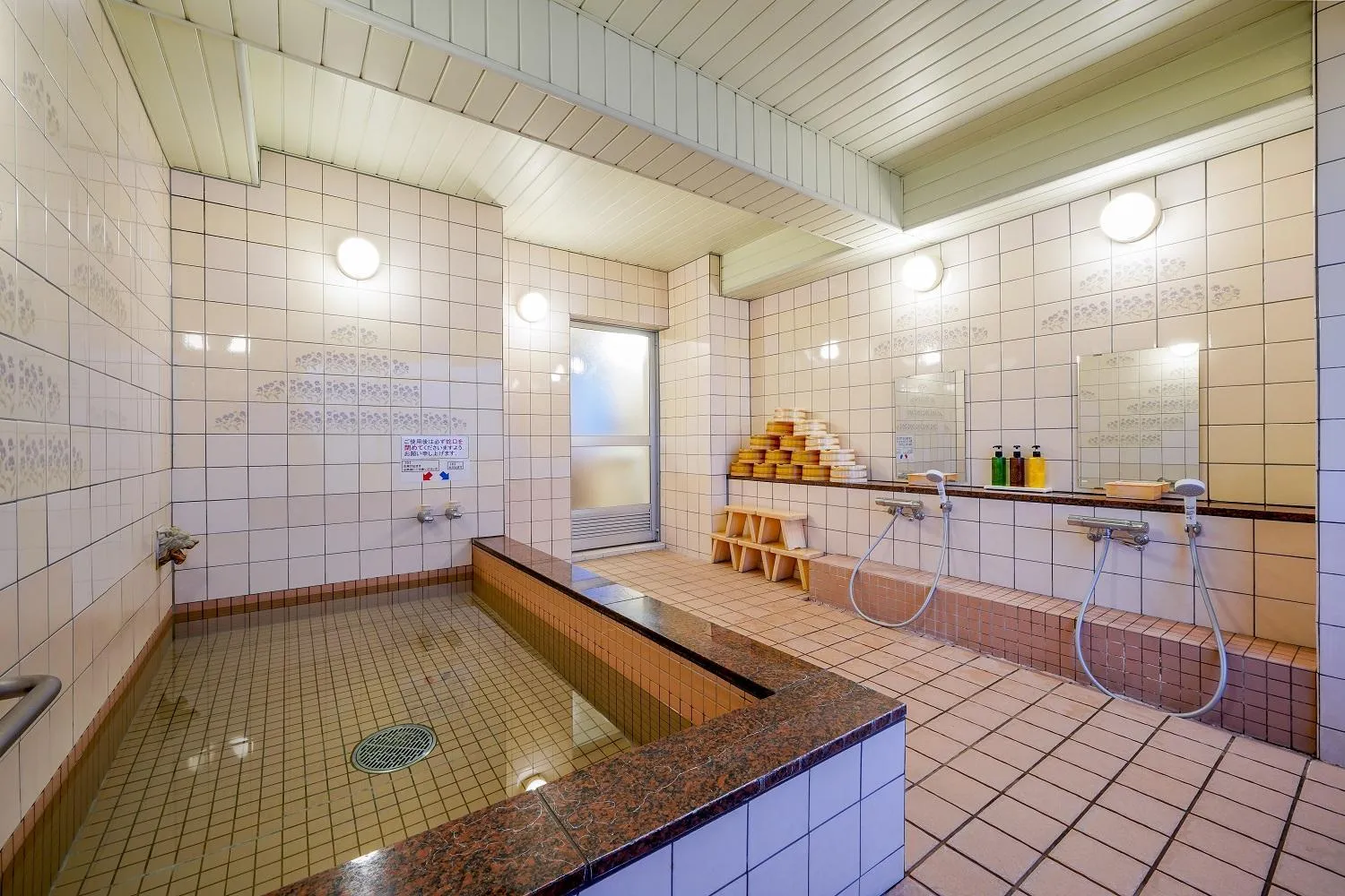 Public Bath in Ryokan Wakamiya