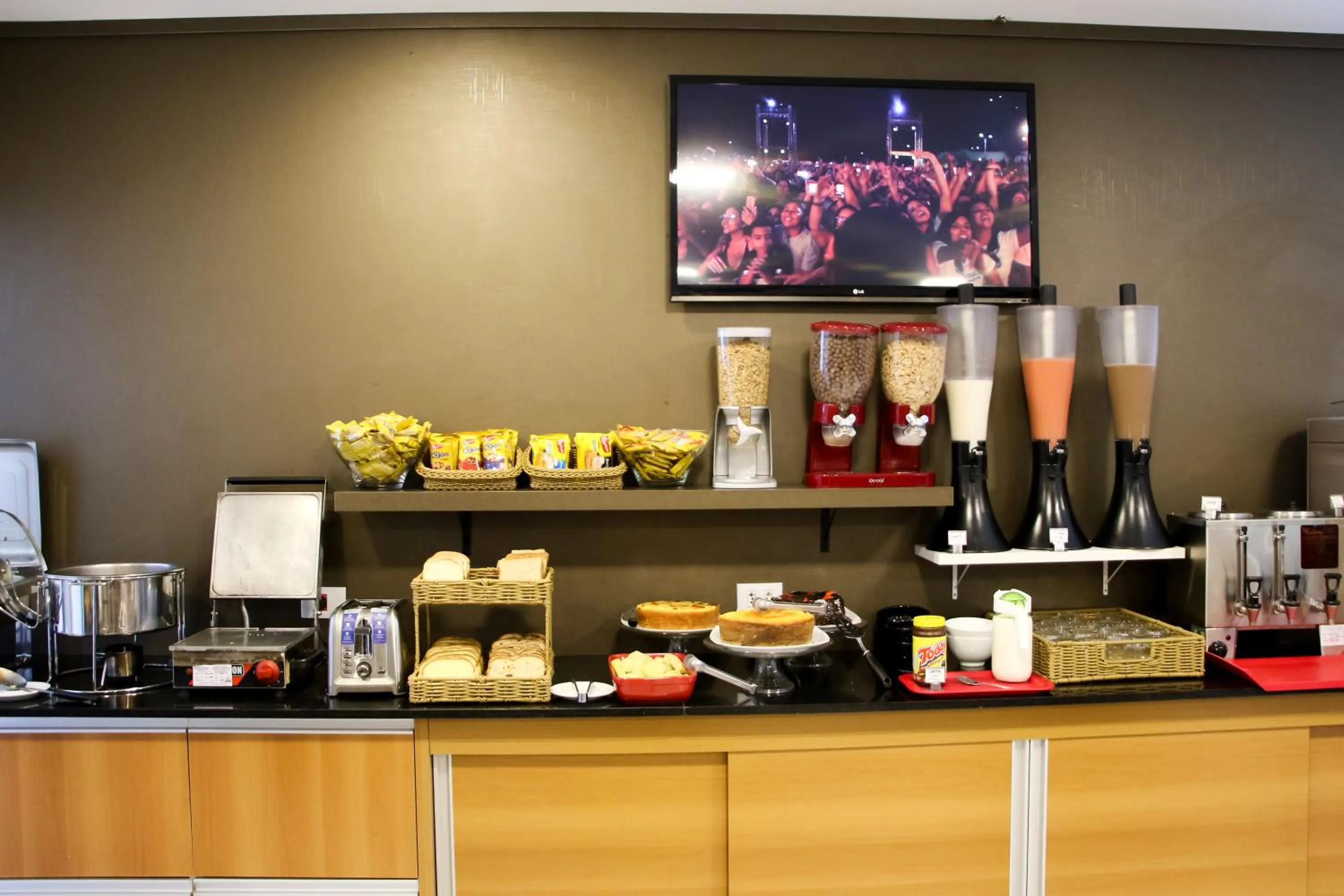 Breakfast in Pousada Du Valle