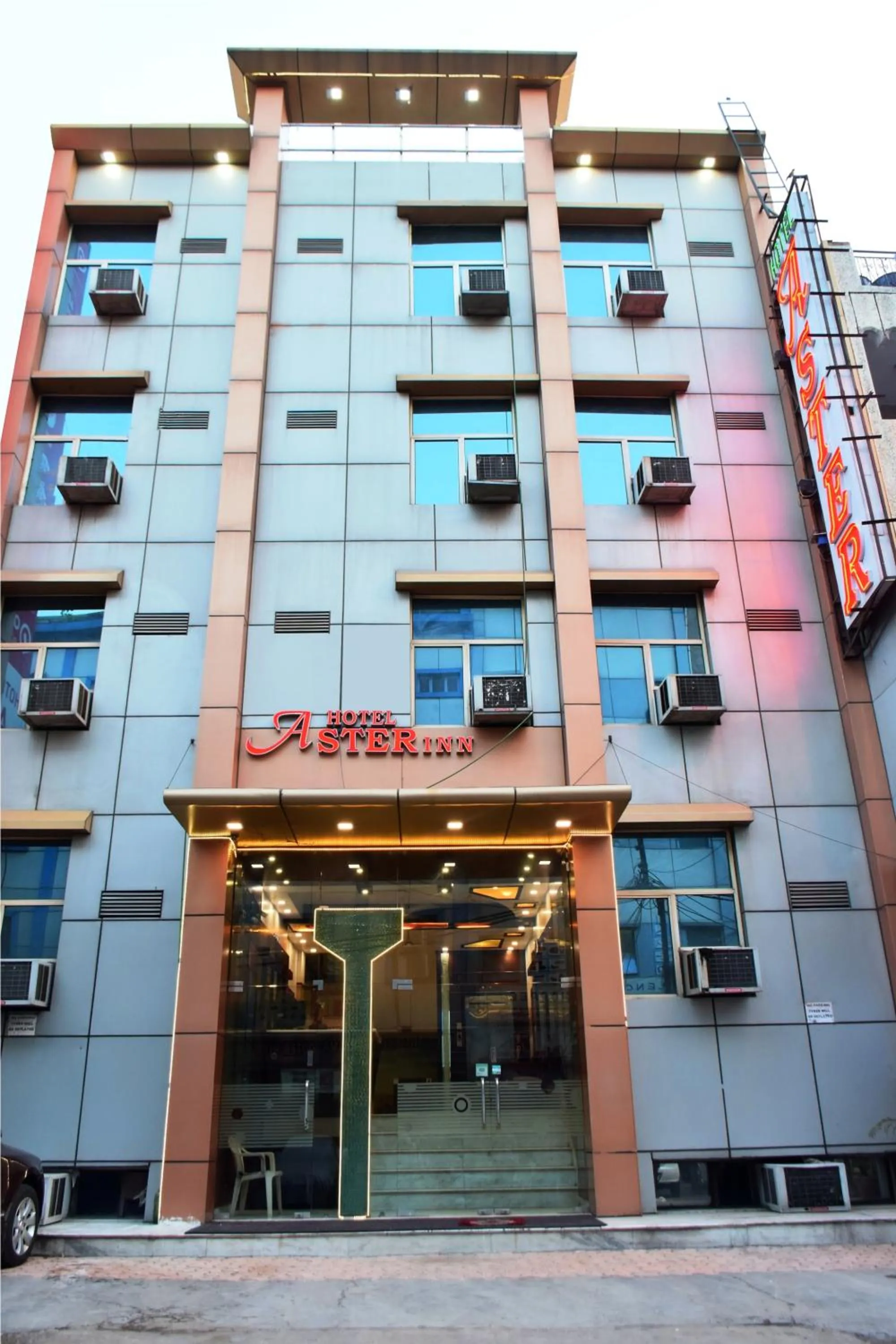 Facade/entrance in Hotel Aster Inn New Delhi
