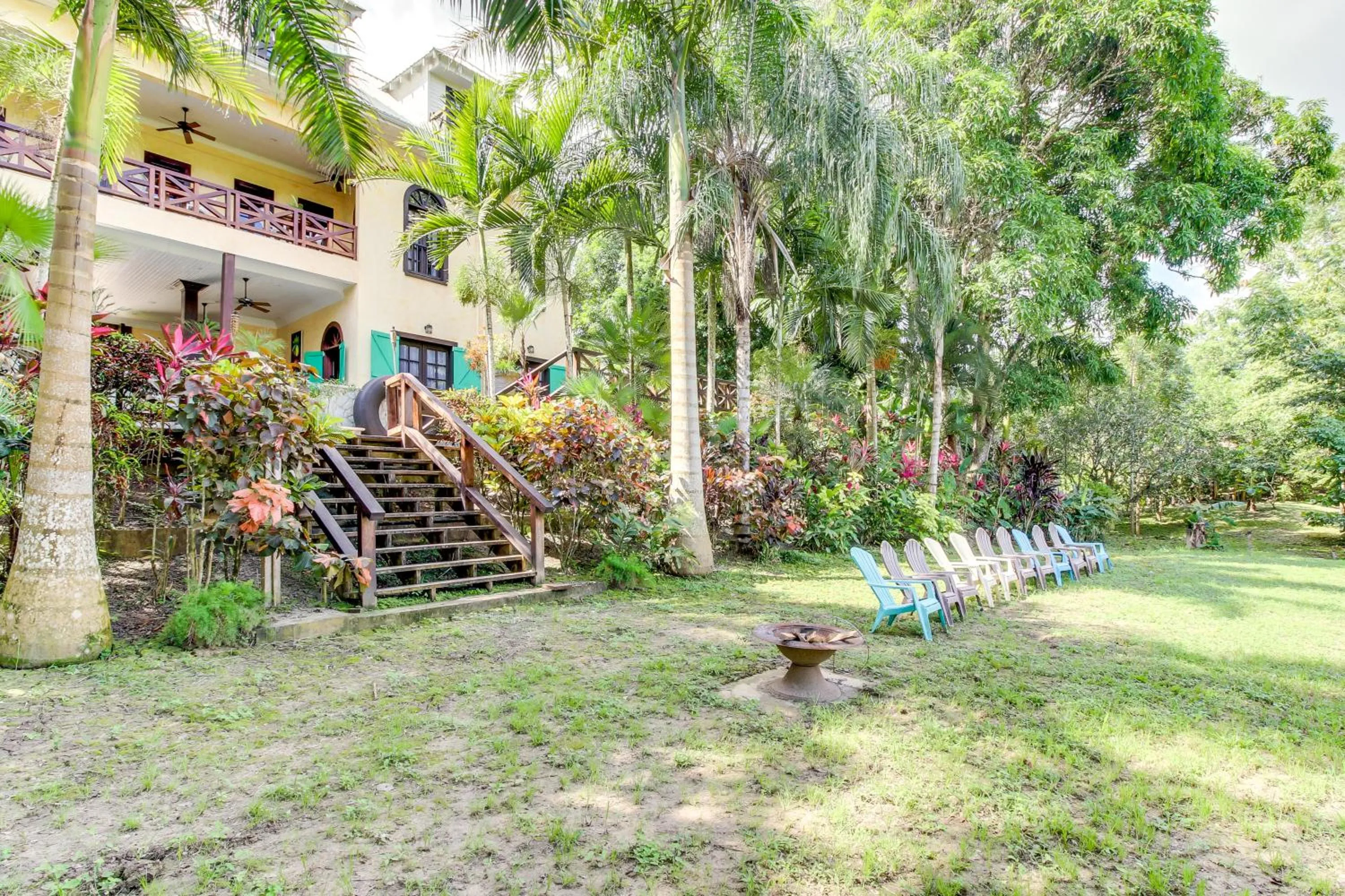 Colonial Suite @ Mahogany Hall