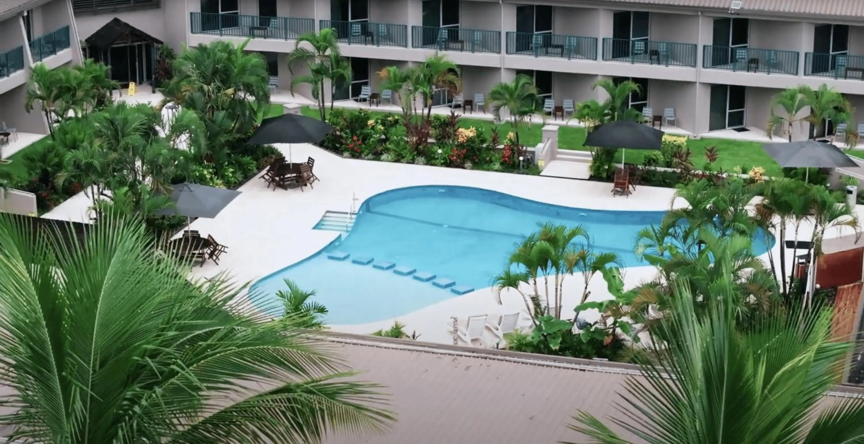 Swimming pool in Tanoa Waterfront Hotel