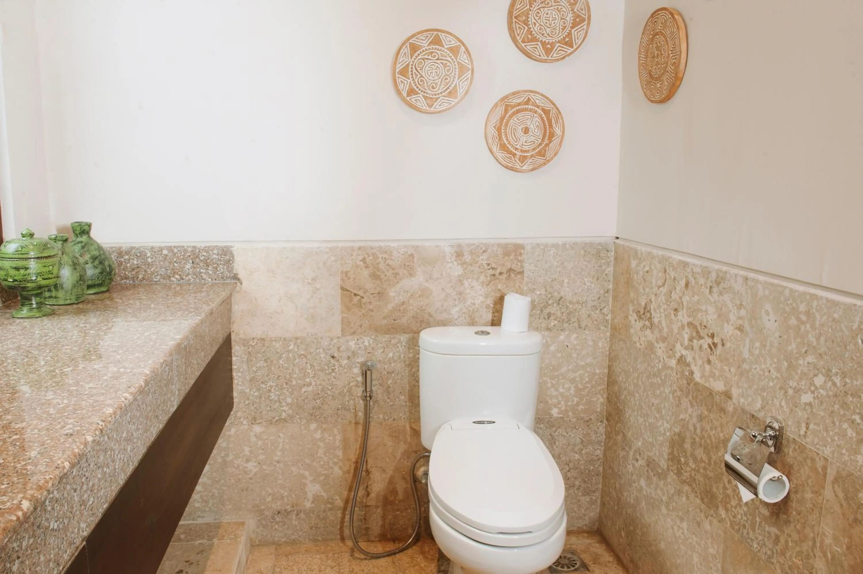 Toilet in Nunamkhalu Private Villa and Spa