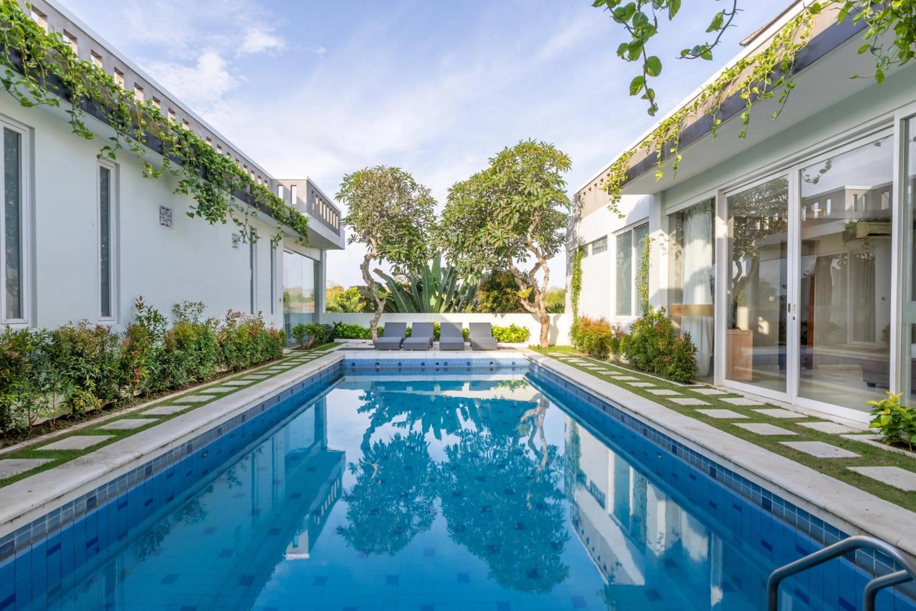 Garden in Nunamkhalu Private Villa and Spa