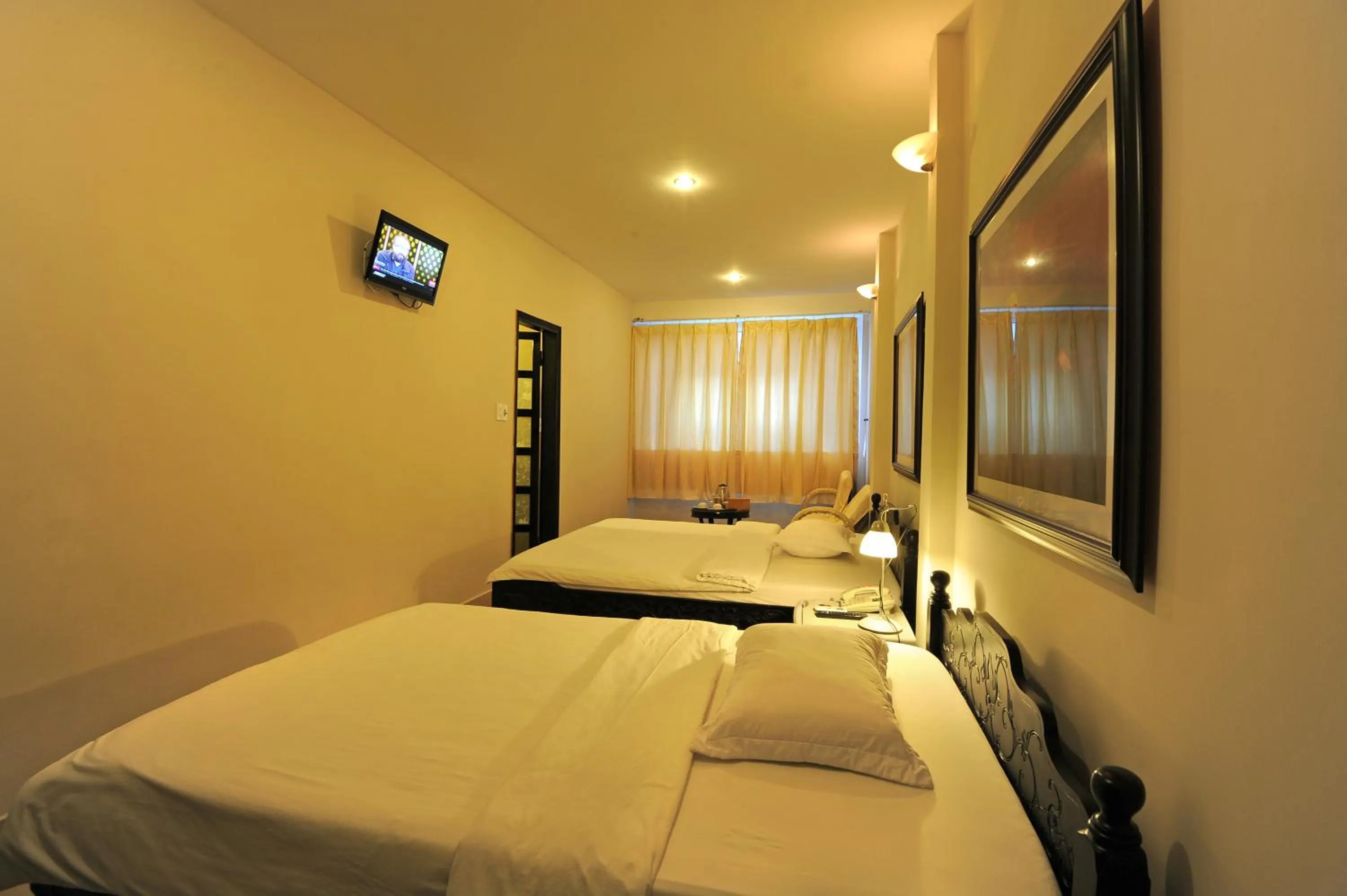 Bed in Hue Nino Hotel