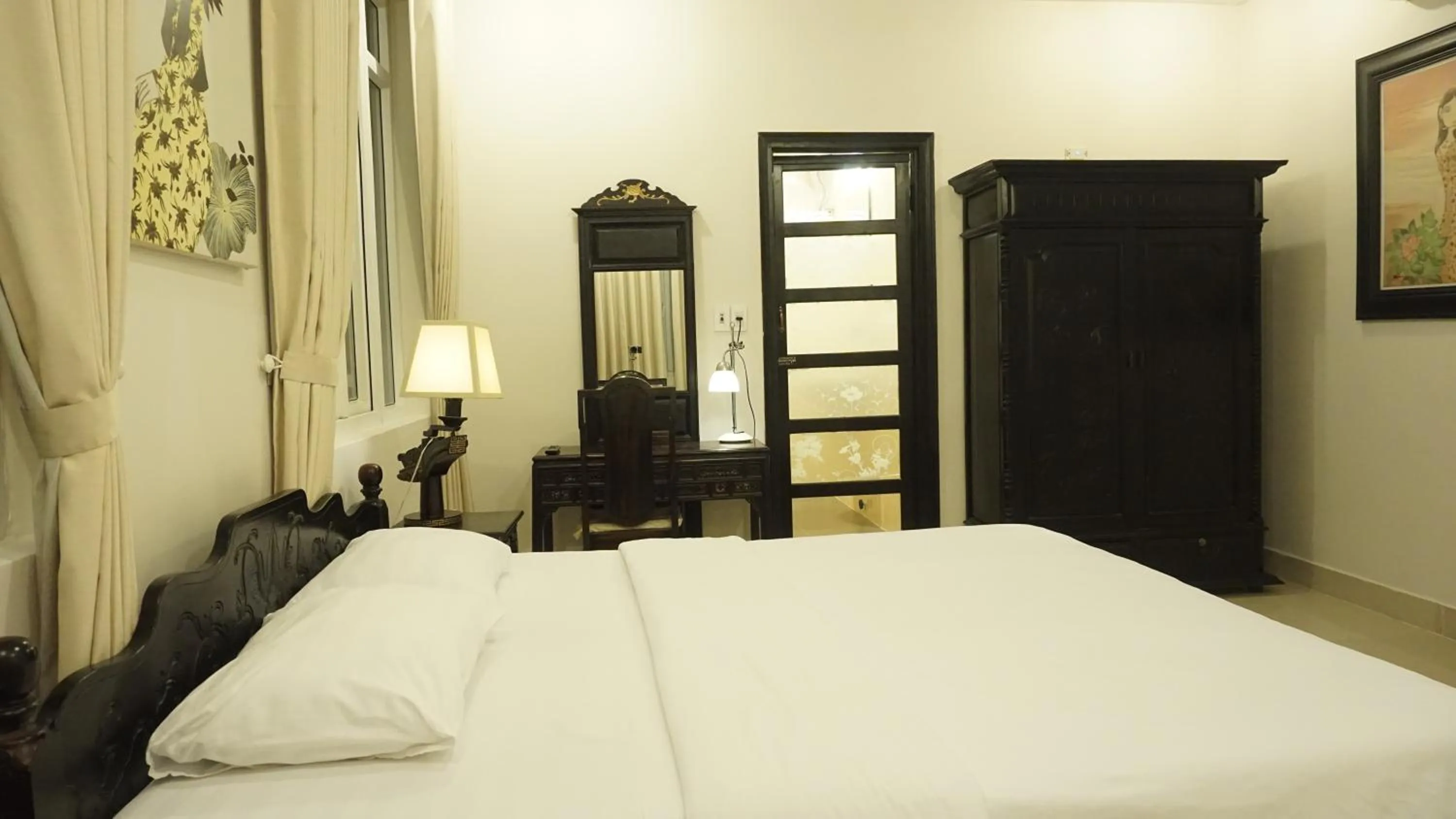 Property building, Bed in Hue Nino Hotel