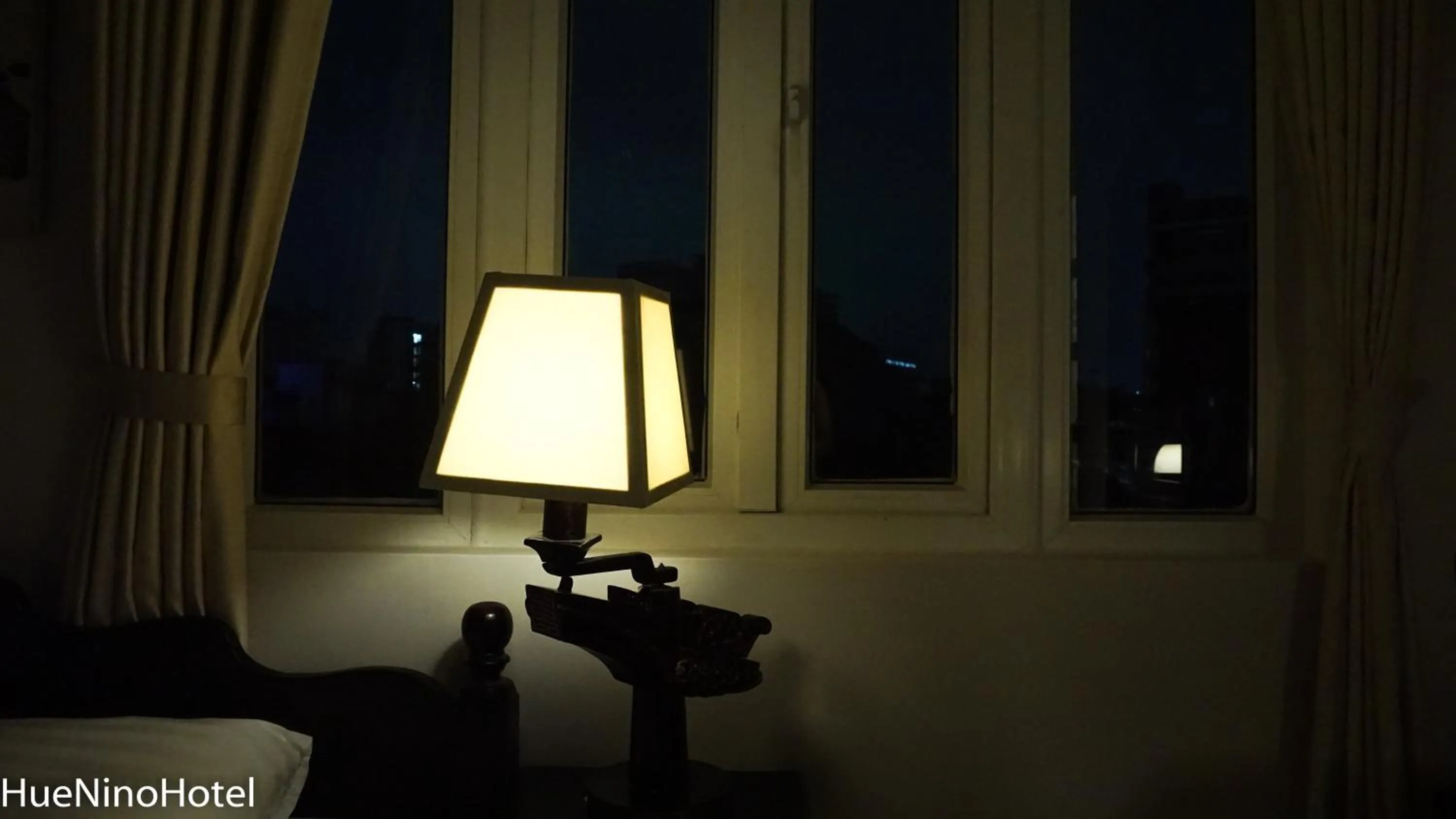 Night in Hue Nino Hotel