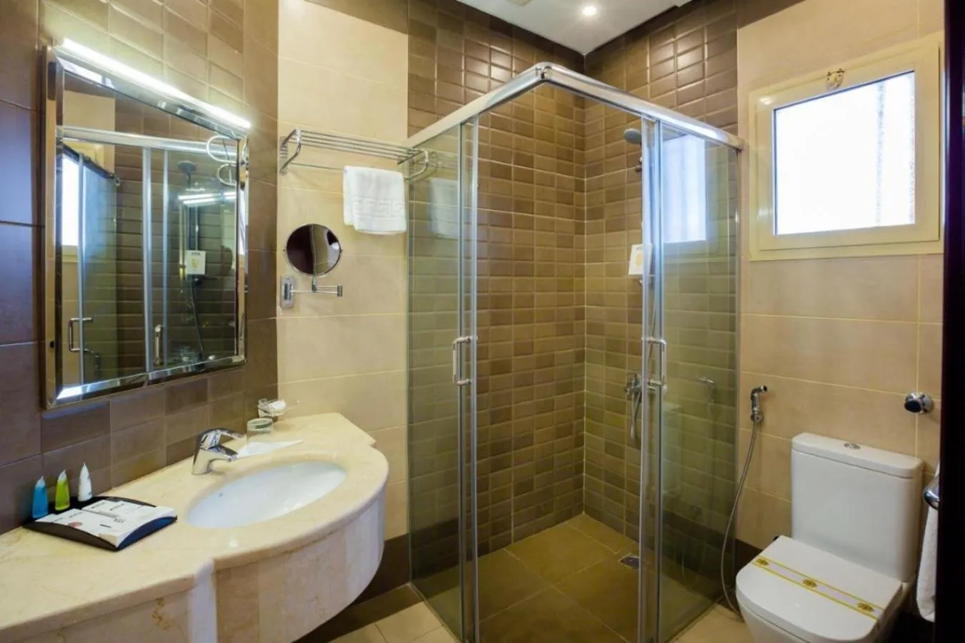 Shower in Sun Park Hotel Suites