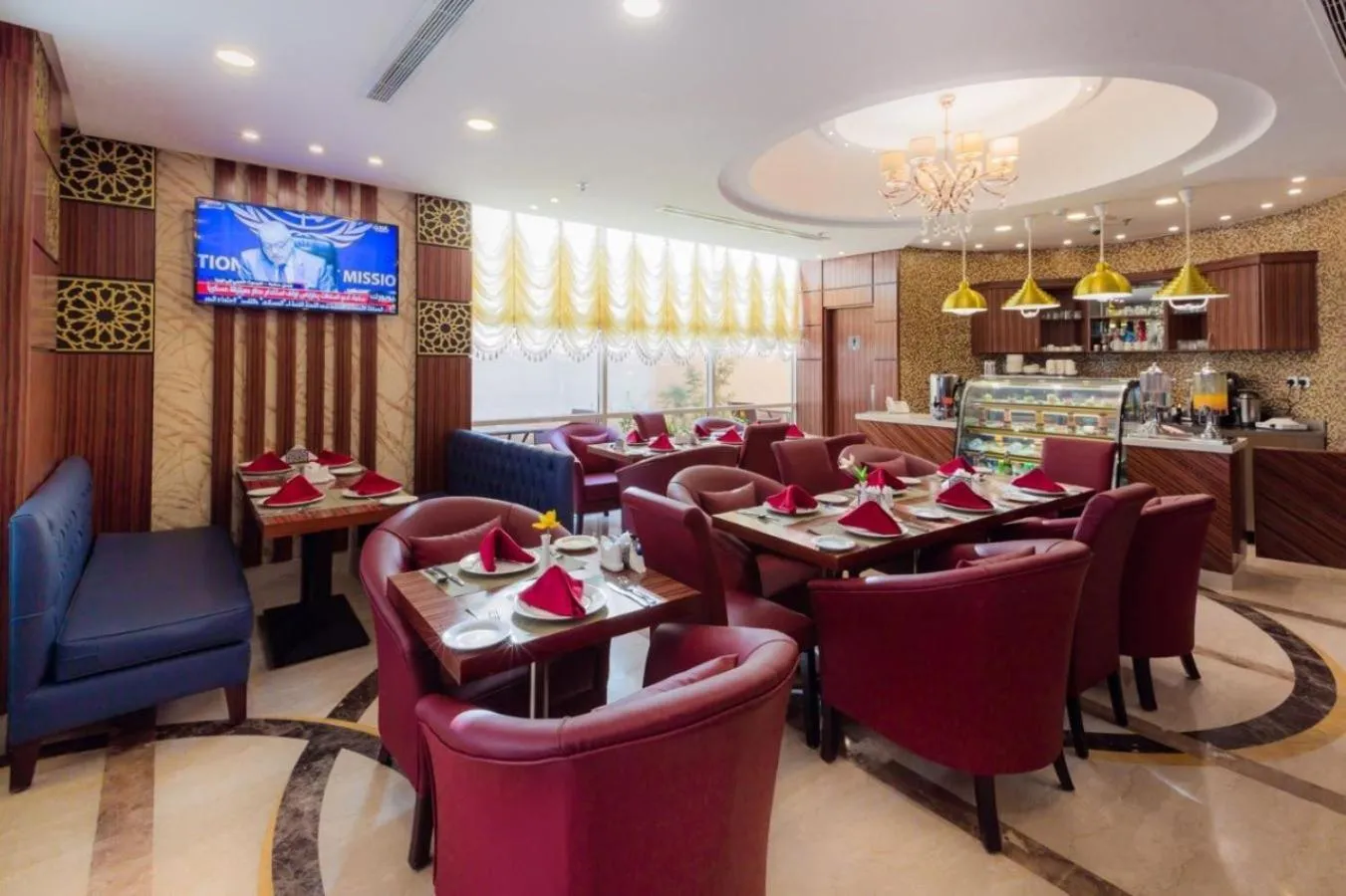 Restaurant/places to eat in Sun Park Hotel Suites