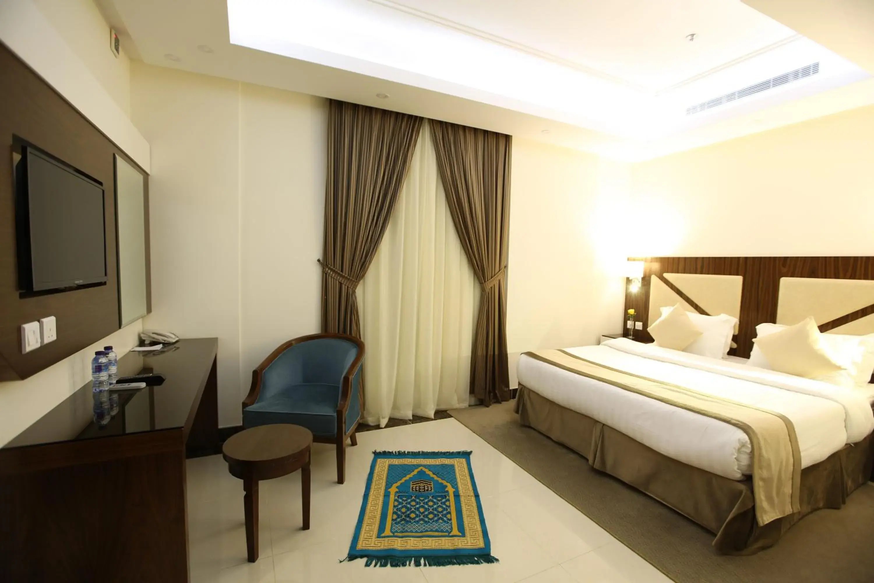 Deluxe Double Room in Sun Park Hotel Suites Deluxe Double Room in Sun Park Hotel Suites