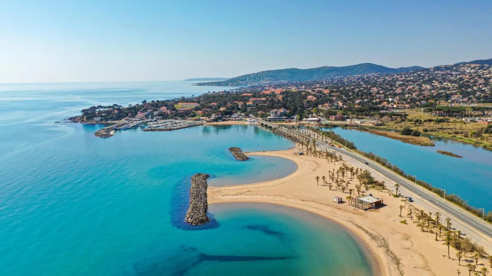 Nearby landmark in LE CHÊNE ET L'EAU