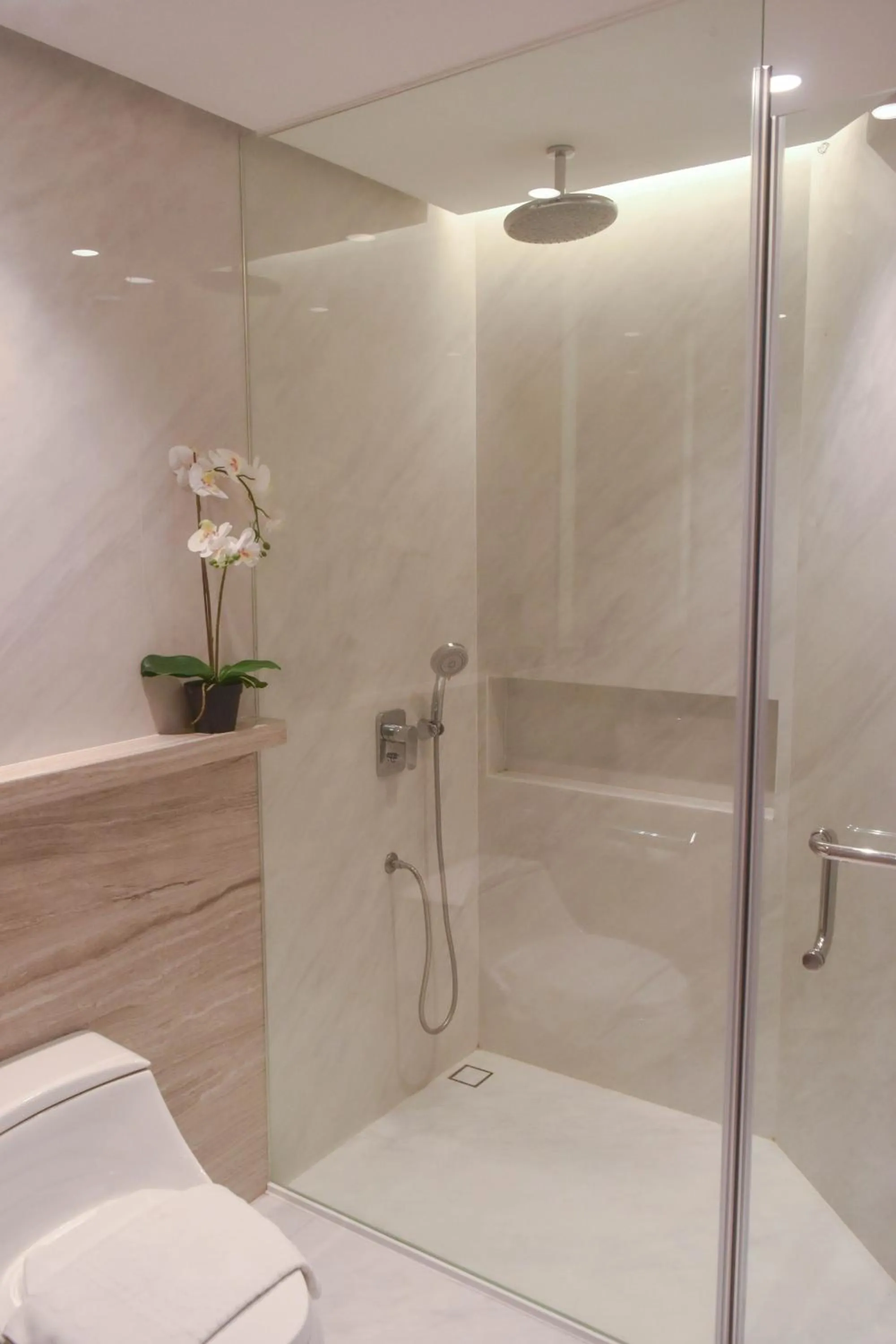 The Lake Hotel Tagaytay