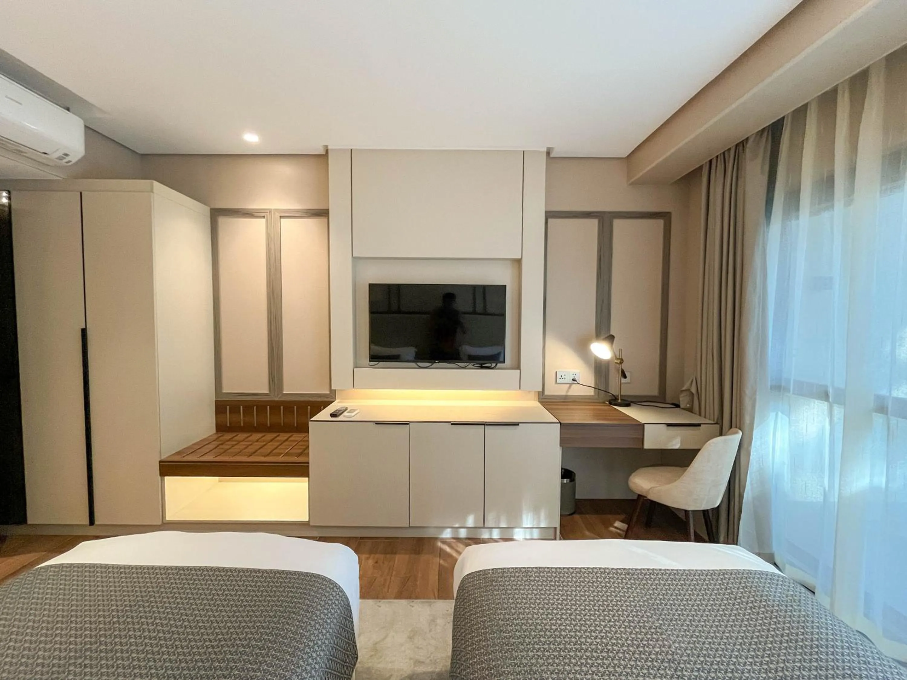 The Lake Hotel Tagaytay