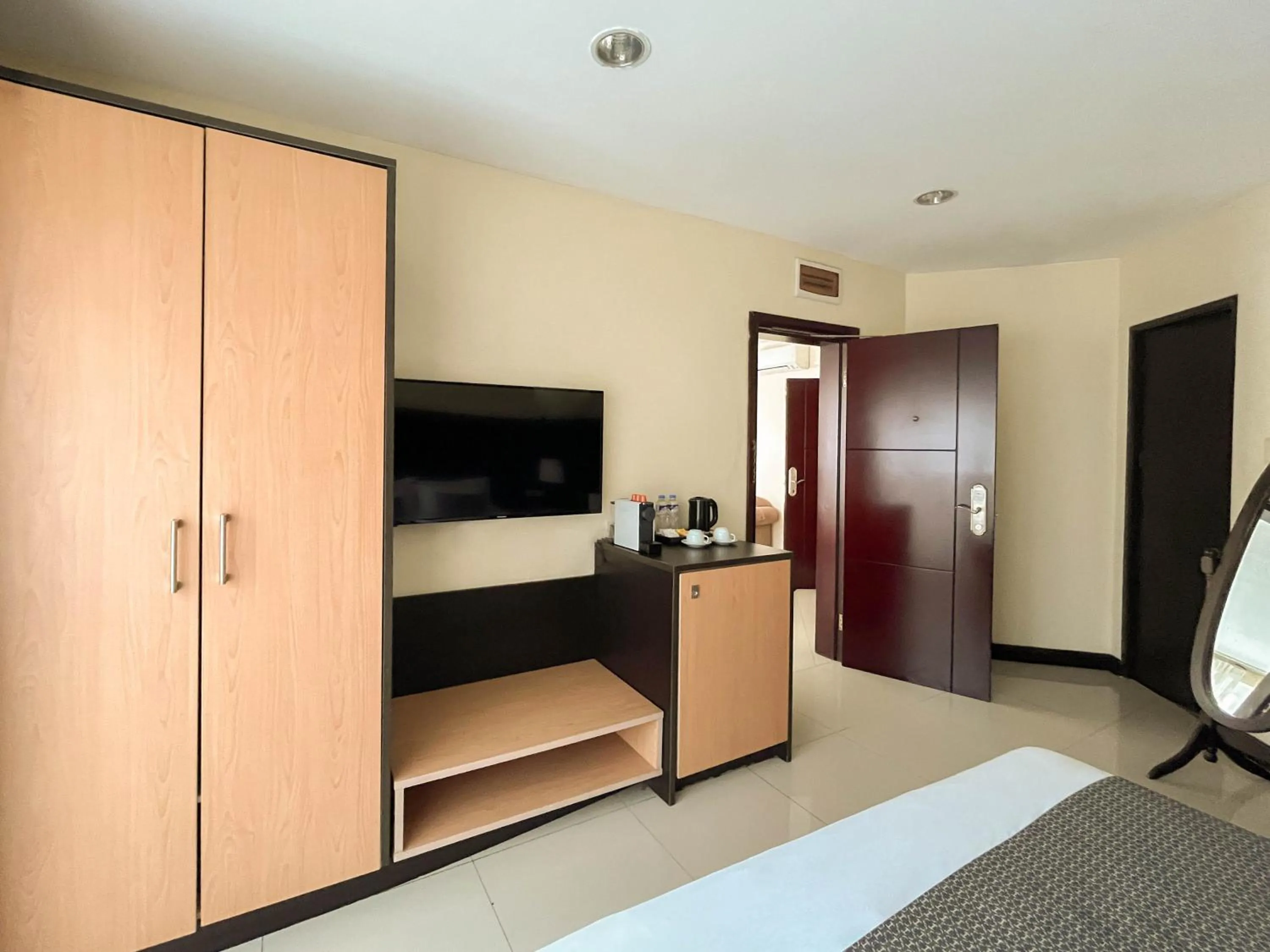 Bedroom, Bed in The Lake Hotel Tagaytay