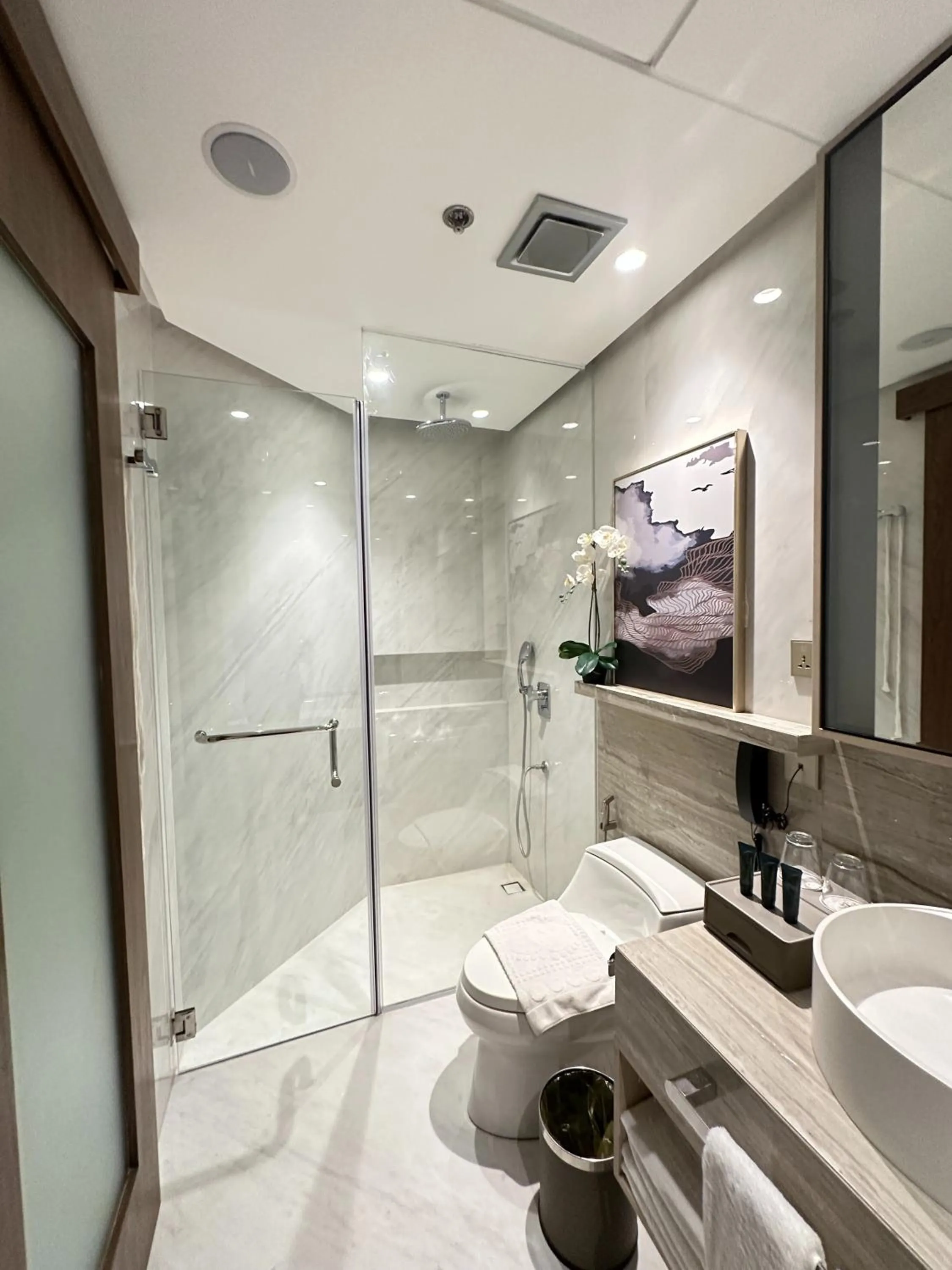 The Lake Hotel Tagaytay