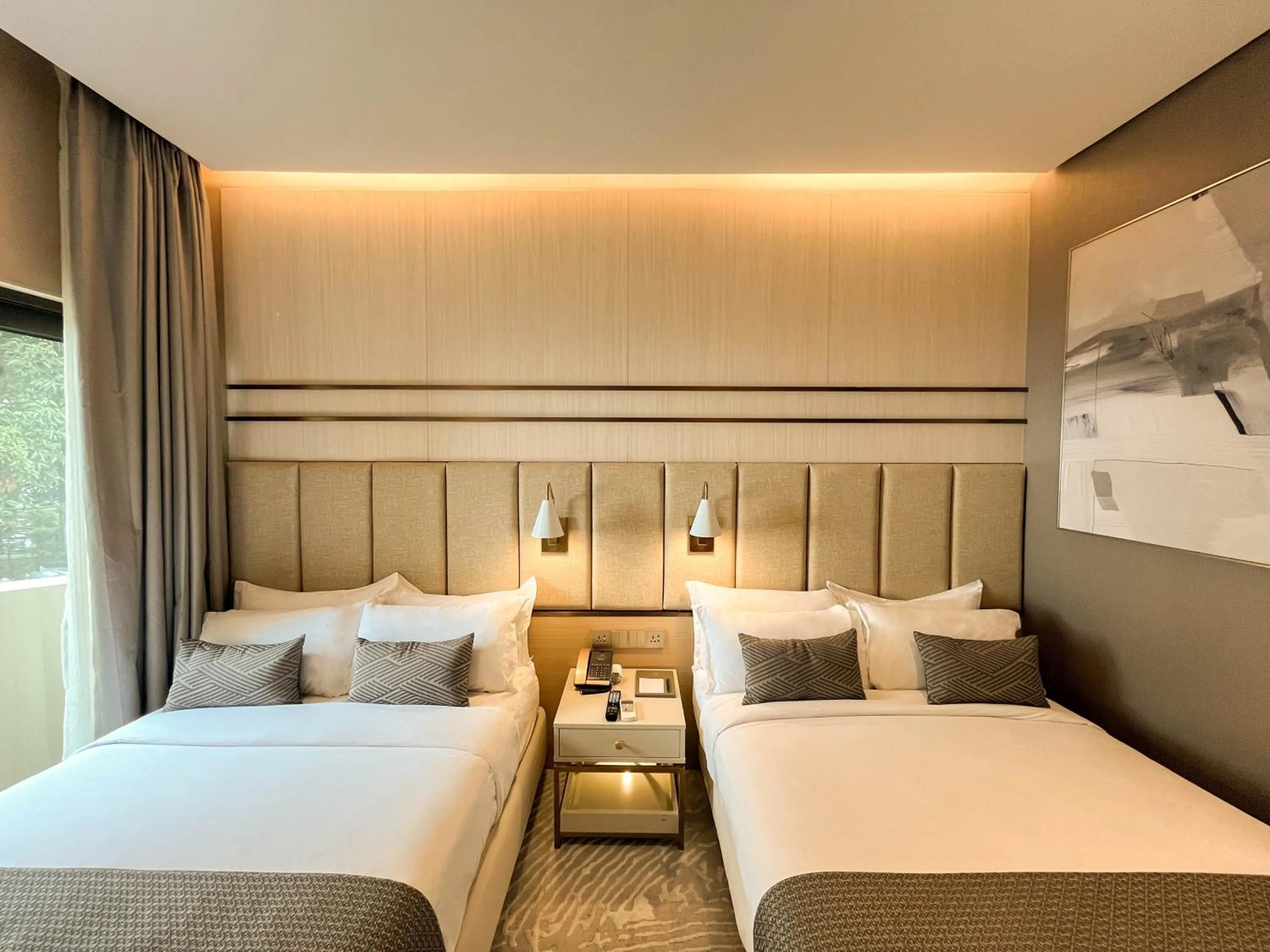 Bed in The Lake Hotel Tagaytay