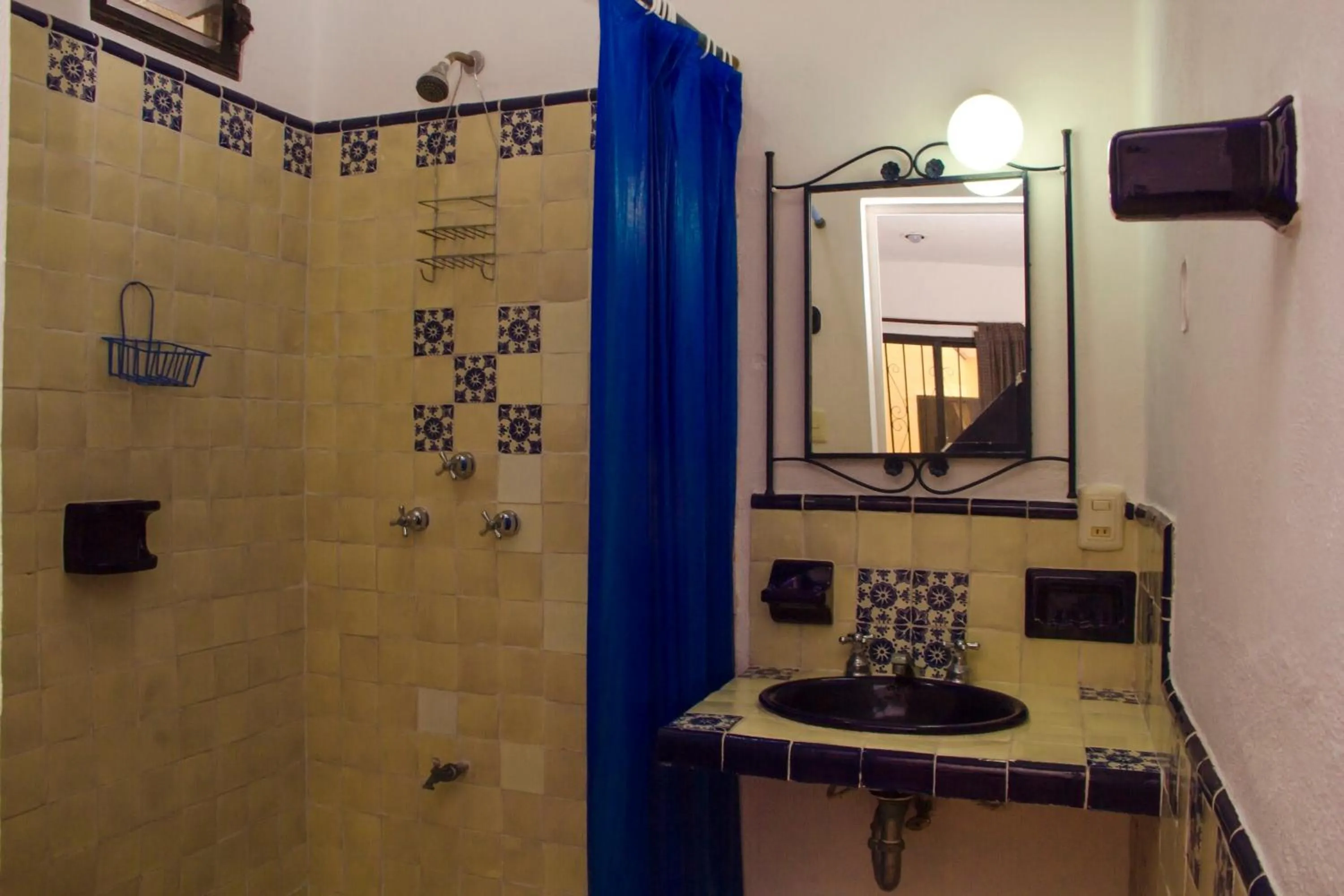 Shower in La Casa del Chac