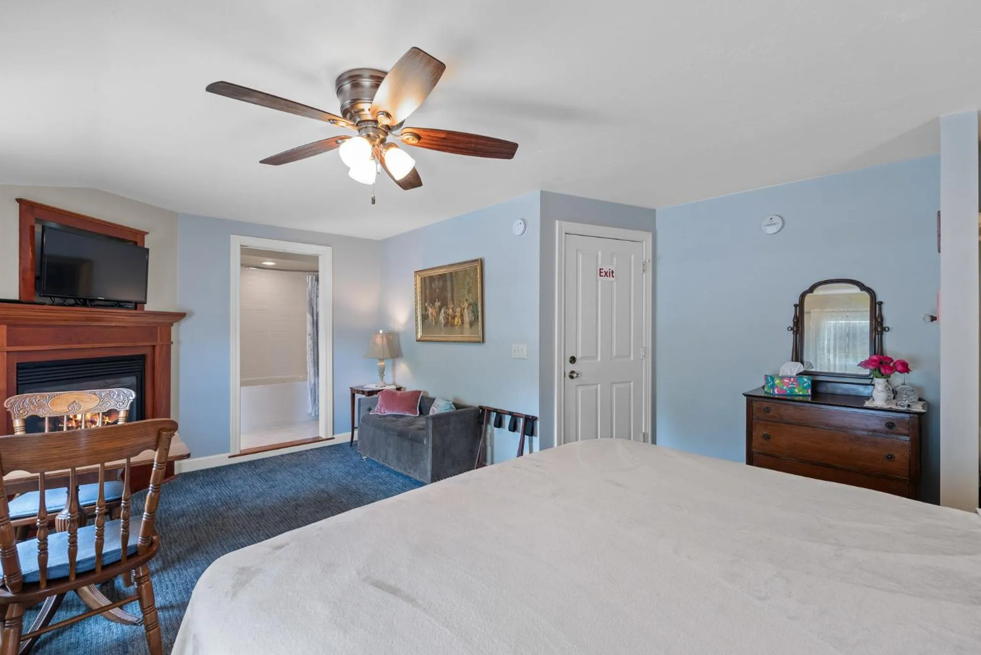 Bed in The Foxglove Inn