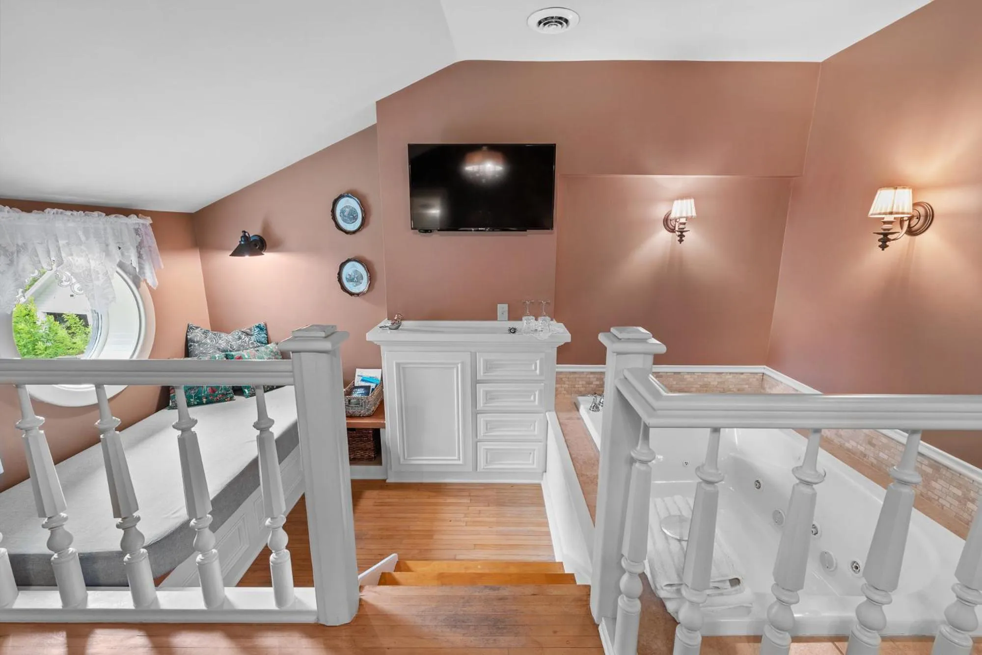 Bed in The Foxglove Inn