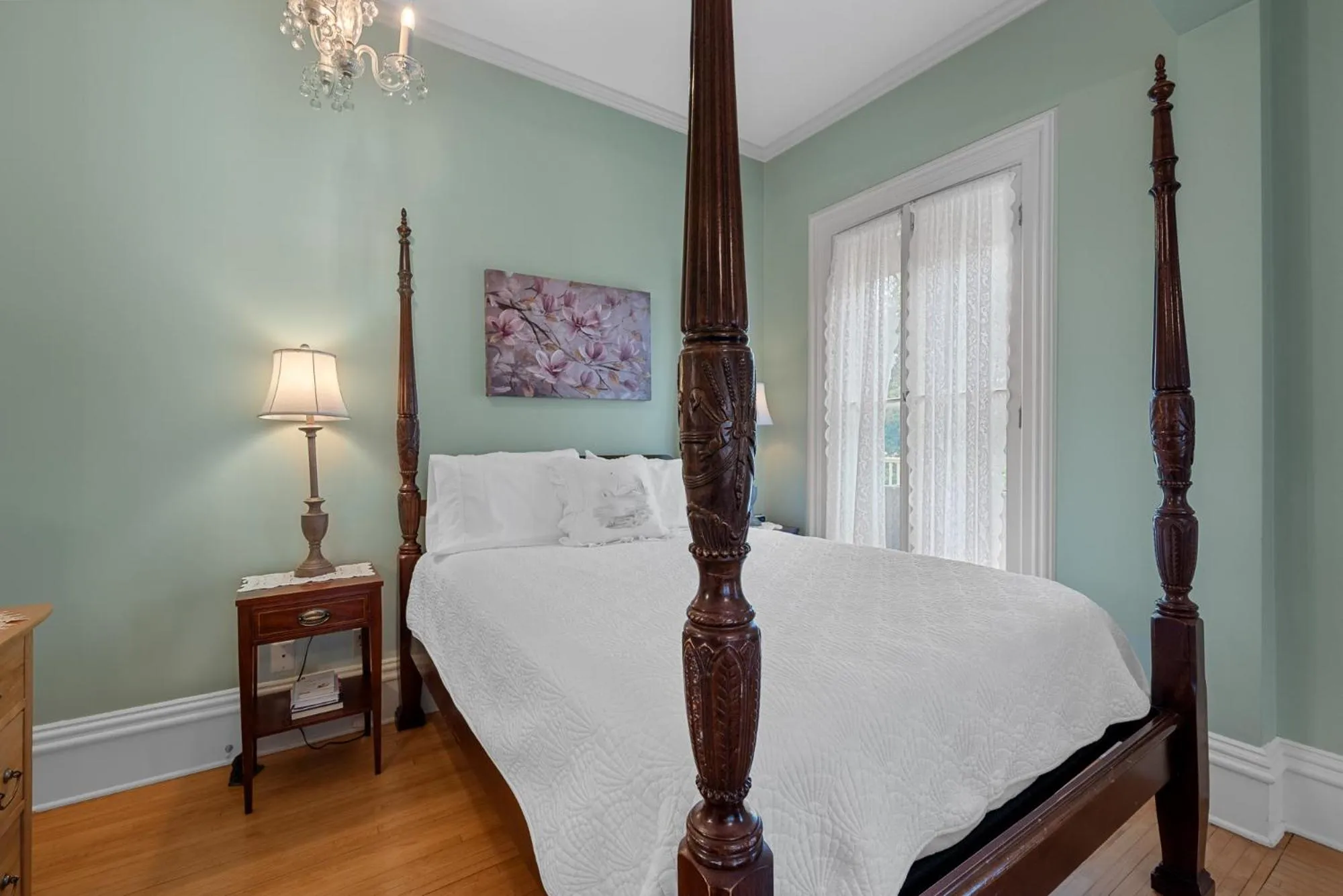 Bed in The Foxglove Inn