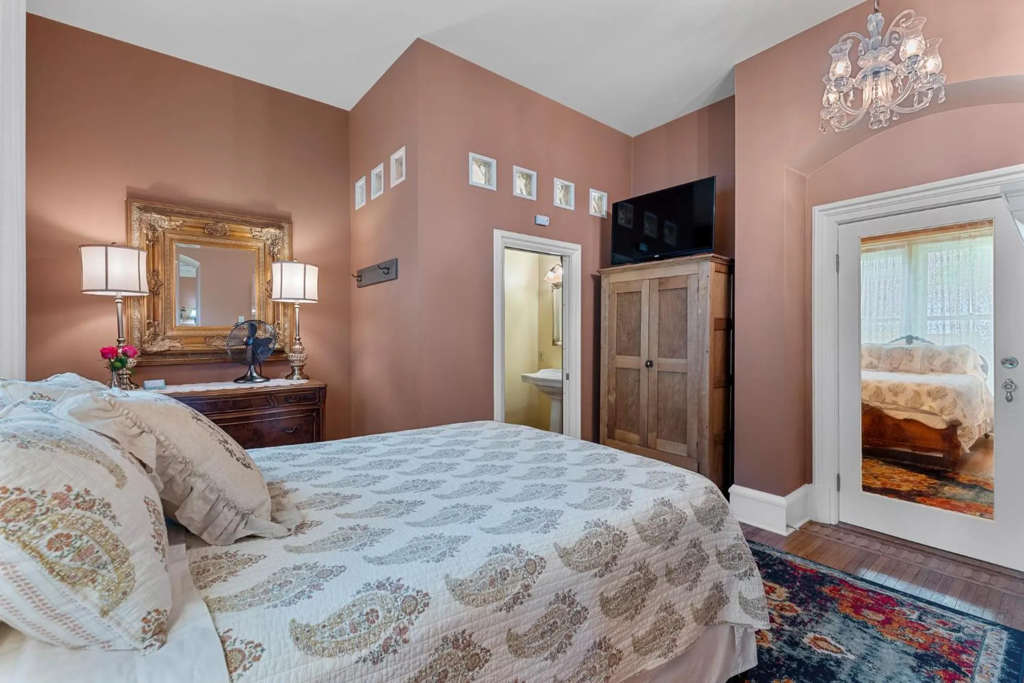 Bed in The Foxglove Inn